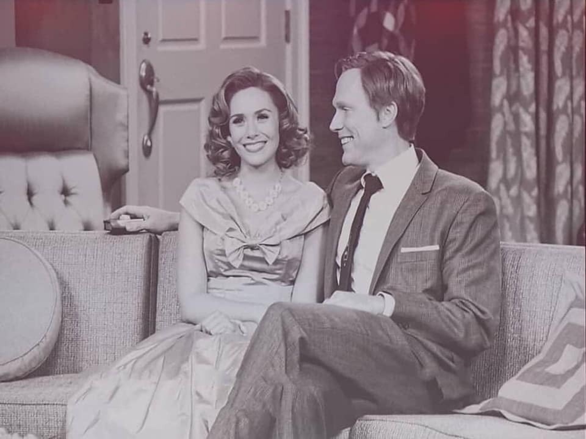 《WandaVision》由伊莉莎伯奧遜及保羅比特尼主演。(IMDb 圖片) 《WandaVision》由伊莉莎伯奧遜及保羅比特尼主演。(IMDb 圖片)