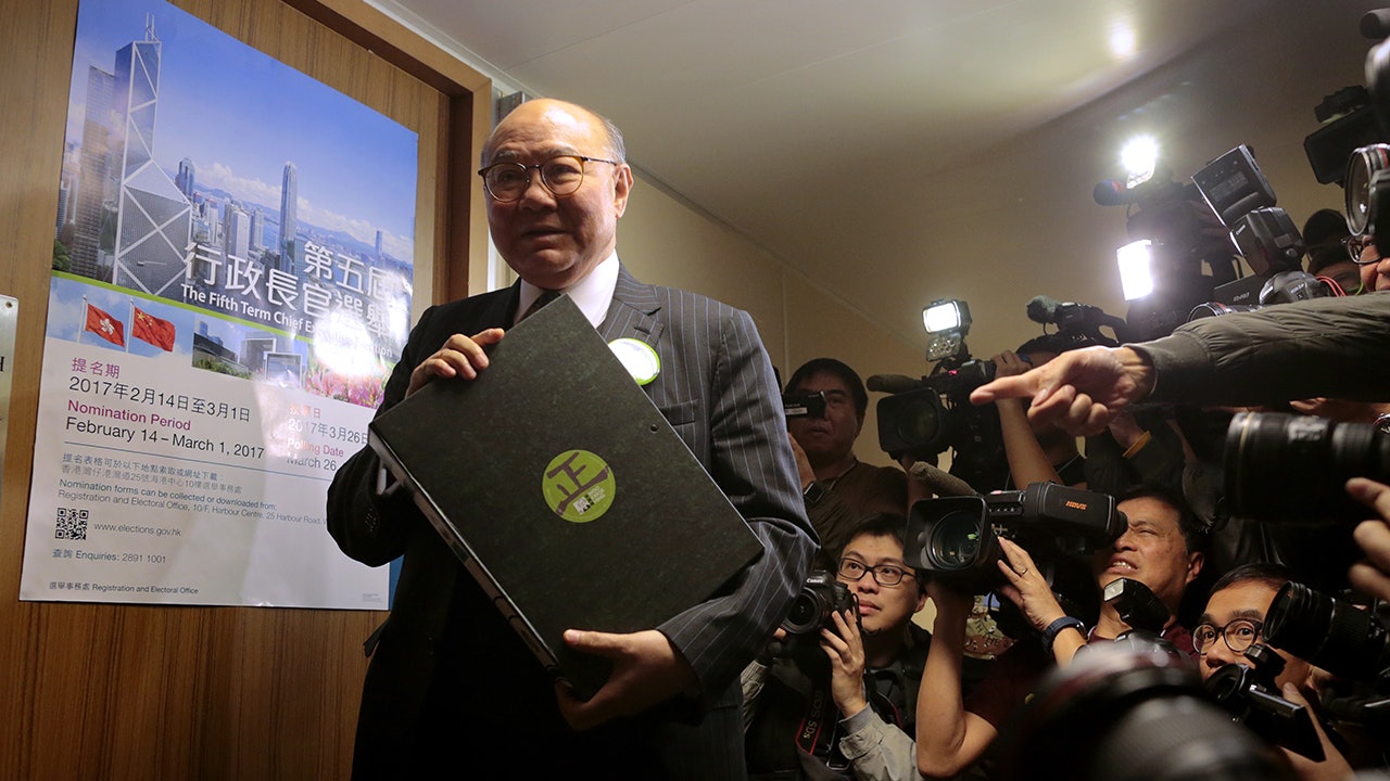 【特首選戰】胡國興挾180民主派提名報名 力阻林鄭當選 【特首選戰】胡國興挾180民主派提名報名 力阻林鄭當選