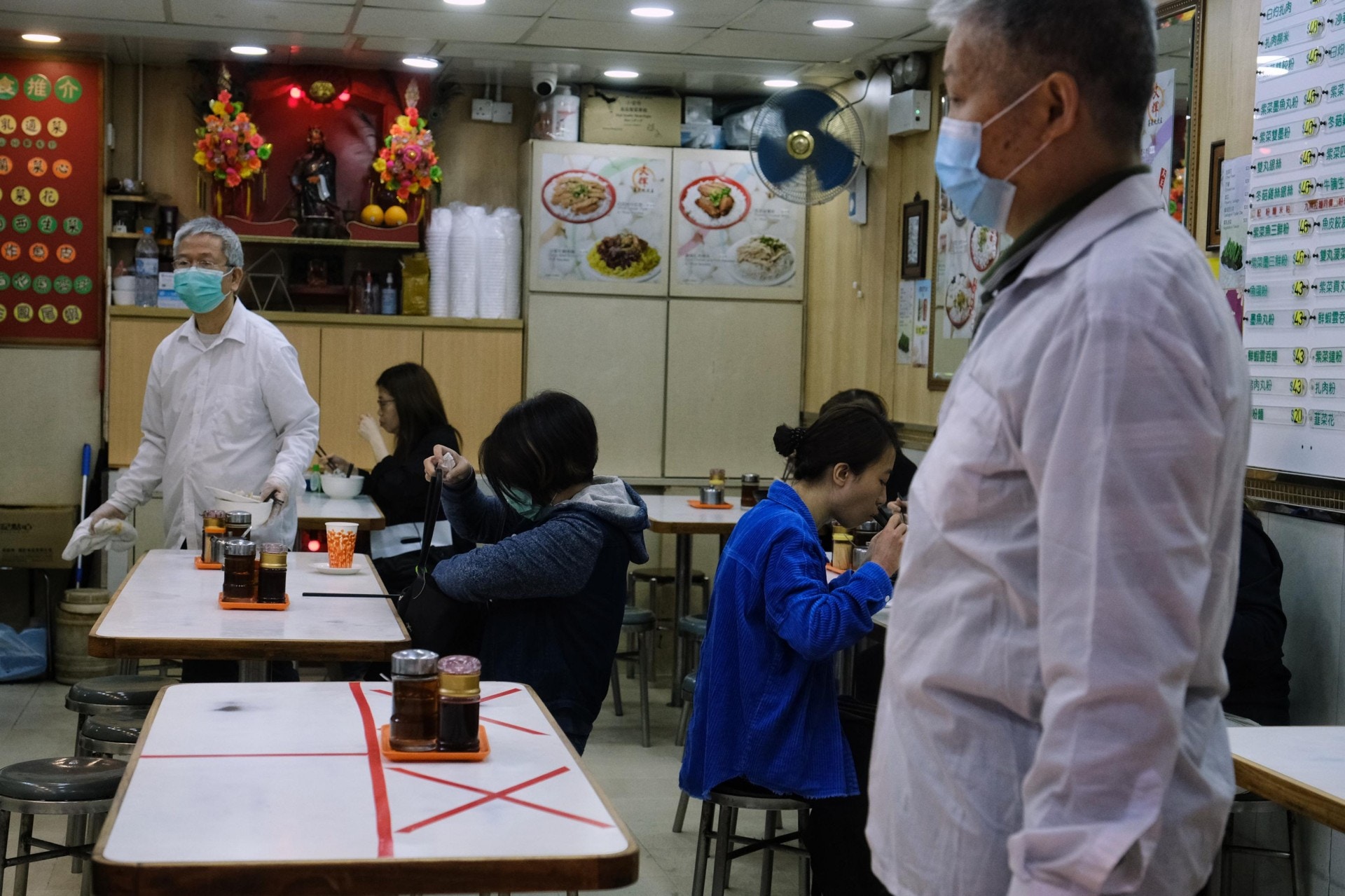 抗疫基金｜保就業計劃25日起申請　飲食界憂「倒蝕」：寧願結業