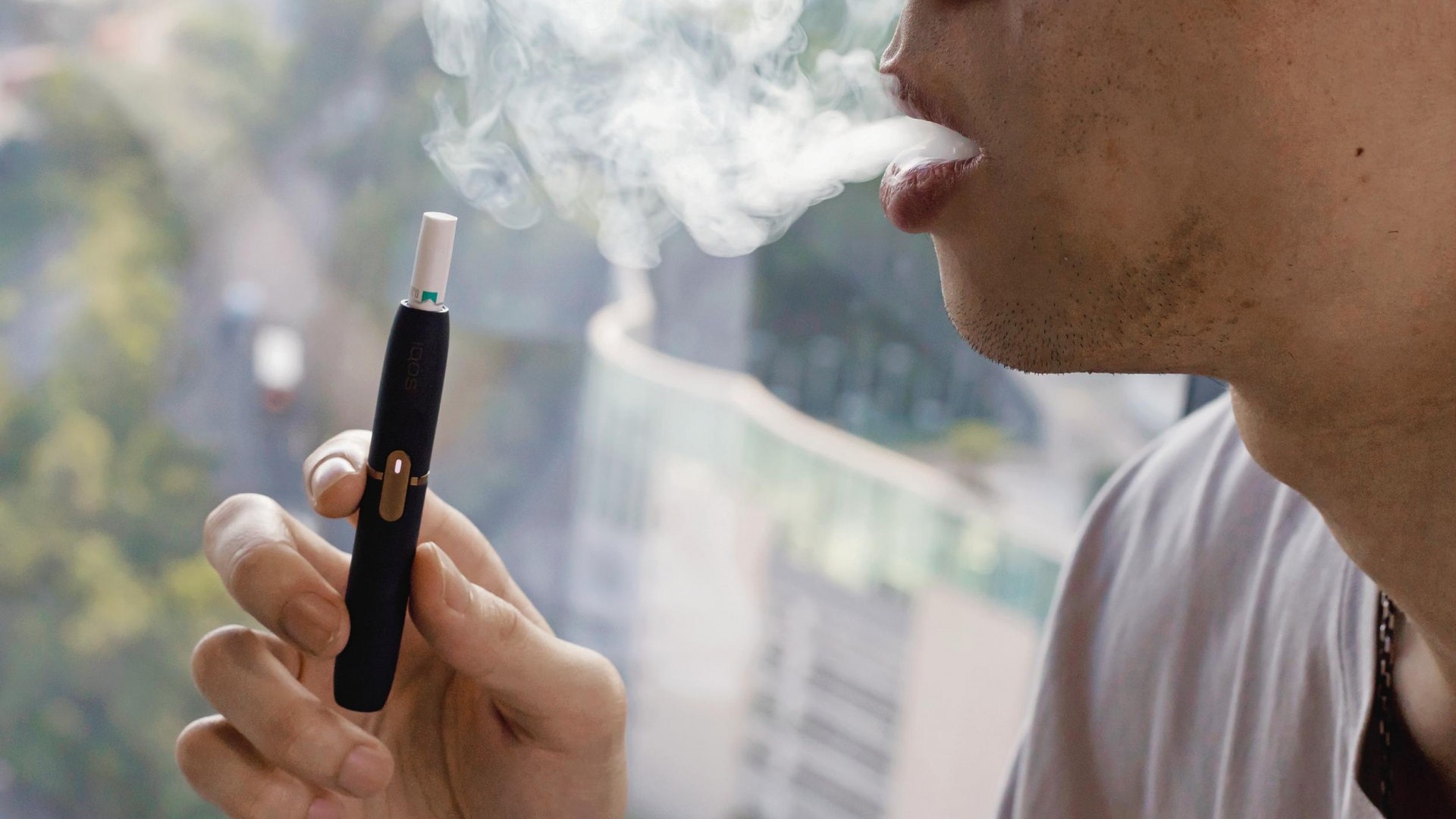 官媒斥電子煙廣告稱 有助戒煙 有違事實籲要裝 監管過濾嘴 官媒斥電子煙廣告稱 有助戒煙 有違事實籲要裝 監管過濾嘴