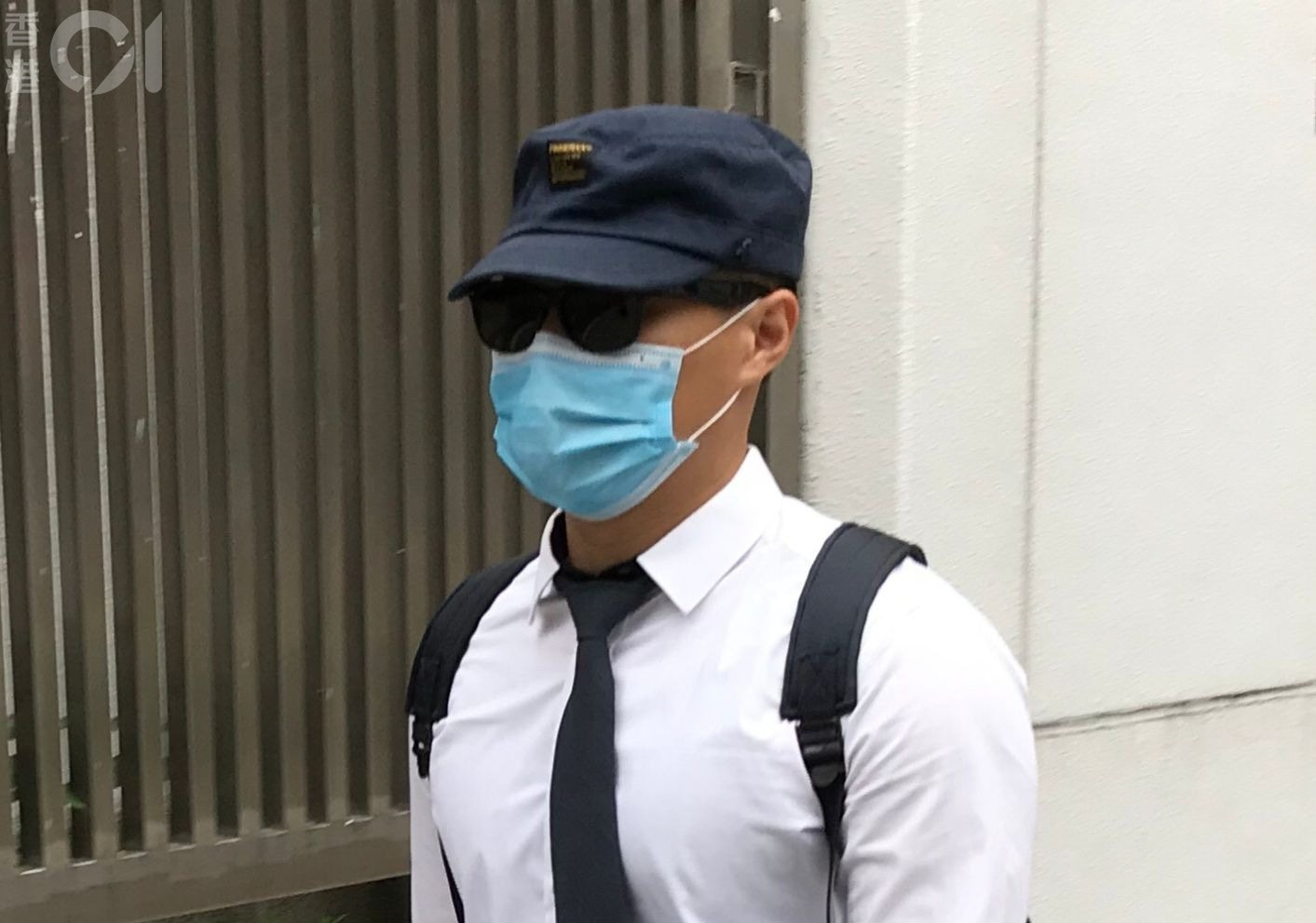 駐機場男警涉監守自盜偷走內有5 6萬失物銀包被控盜竊