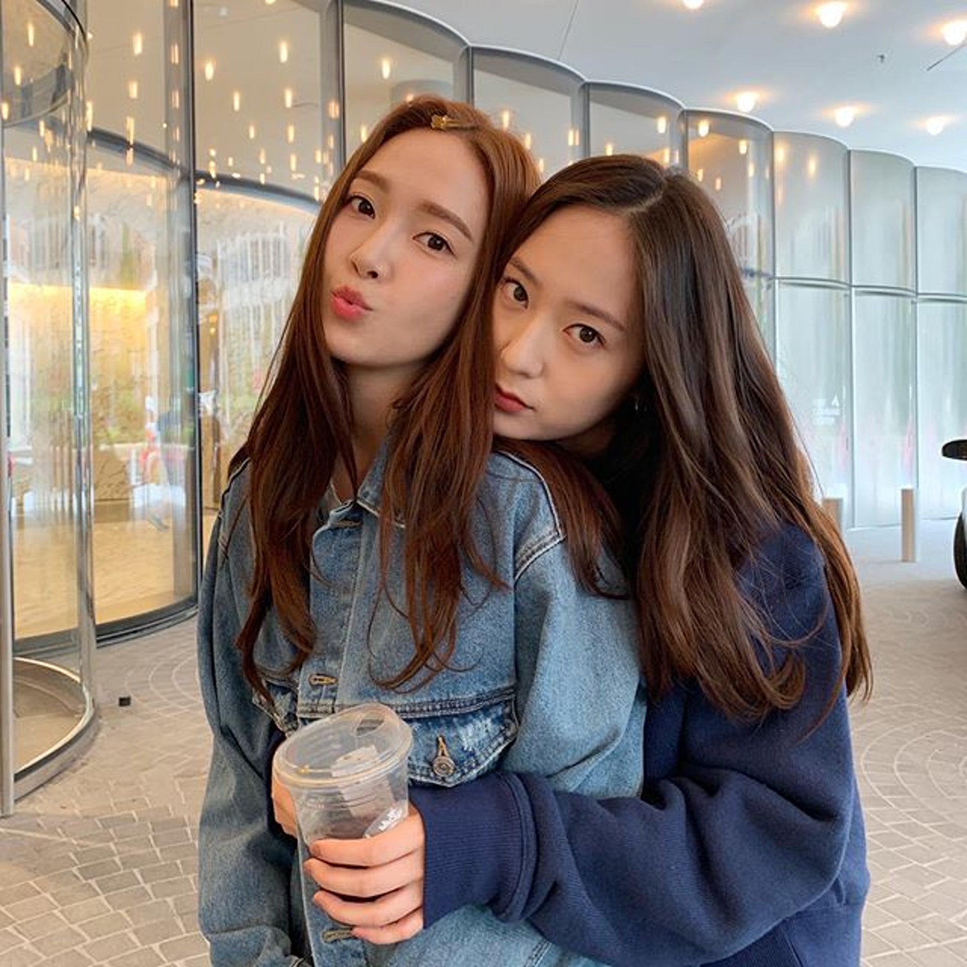 Jessica鄭秀妍首公開與媽媽合照 高貴氣質猶如兩姐妹【C300美女正妹圖庫 http://bbs2.c300.com.tw】 Jessica鄭秀妍首公開與媽媽合照 高貴氣質猶如兩姐妹【C300美女正妹圖庫 http://bbs2.c300.com.tw】