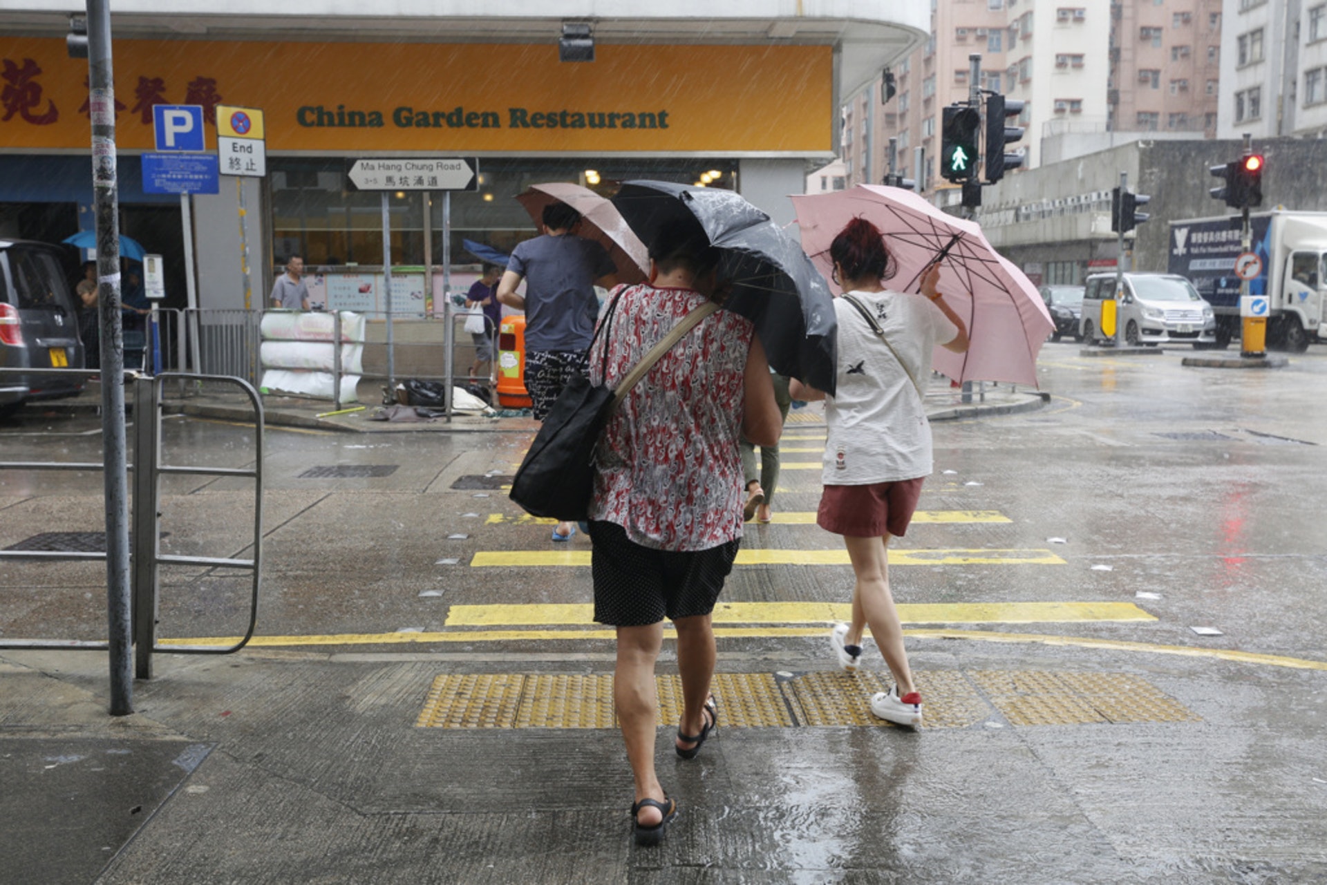 天文台料下周一(18日)起天氣持續不穩定,間中有大驟雨及狂風雷暴。(資料圖片/張浩維攝) 天文台料下周一(18日)起天氣持續不穩定,間中有大驟雨及狂風雷暴。(資料圖片/張浩維攝)