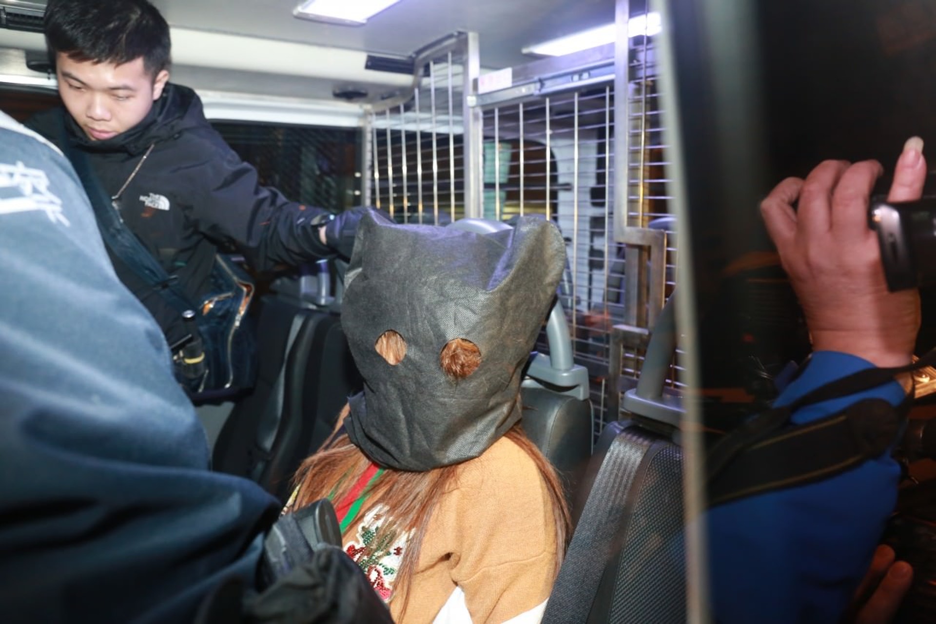 女被告曹燕因精神病問題獲控方接納承認誤殺罪。(資料圖片) 女被告曹燕因精神病問題獲控方接納承認誤殺罪。(資料圖片)