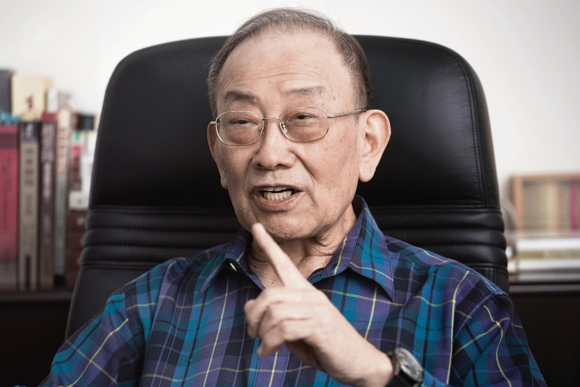 前立法局、行政局議員,自由黨創黨主席李鵬飛上周五(15日)晚上離世,享年80歲。(資料圖片/余俊亮攝) 前立法局、行政局議員,自由黨創黨主席李鵬飛上周五(15日)晚上離世,享年80歲。(資料圖片/余俊亮攝)
