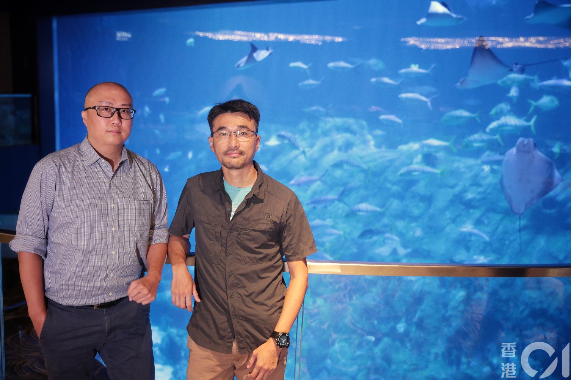 海洋公園動物及保育部總館長祝效忠(左)表示,由於大熊貓們為當年內地當局所送贈的禮物,由於牠們居港多年已大致適應,現時未想過往後一旦公園關閉的做法。(李澤彤攝) 海洋公園動物及保育部總館長祝效忠(左)表示,由於大熊貓們為當年內地當局所送贈的禮物,由於牠們居港多年已大致適應,現時未想過往後一旦公園關閉的做法。(李澤彤攝)