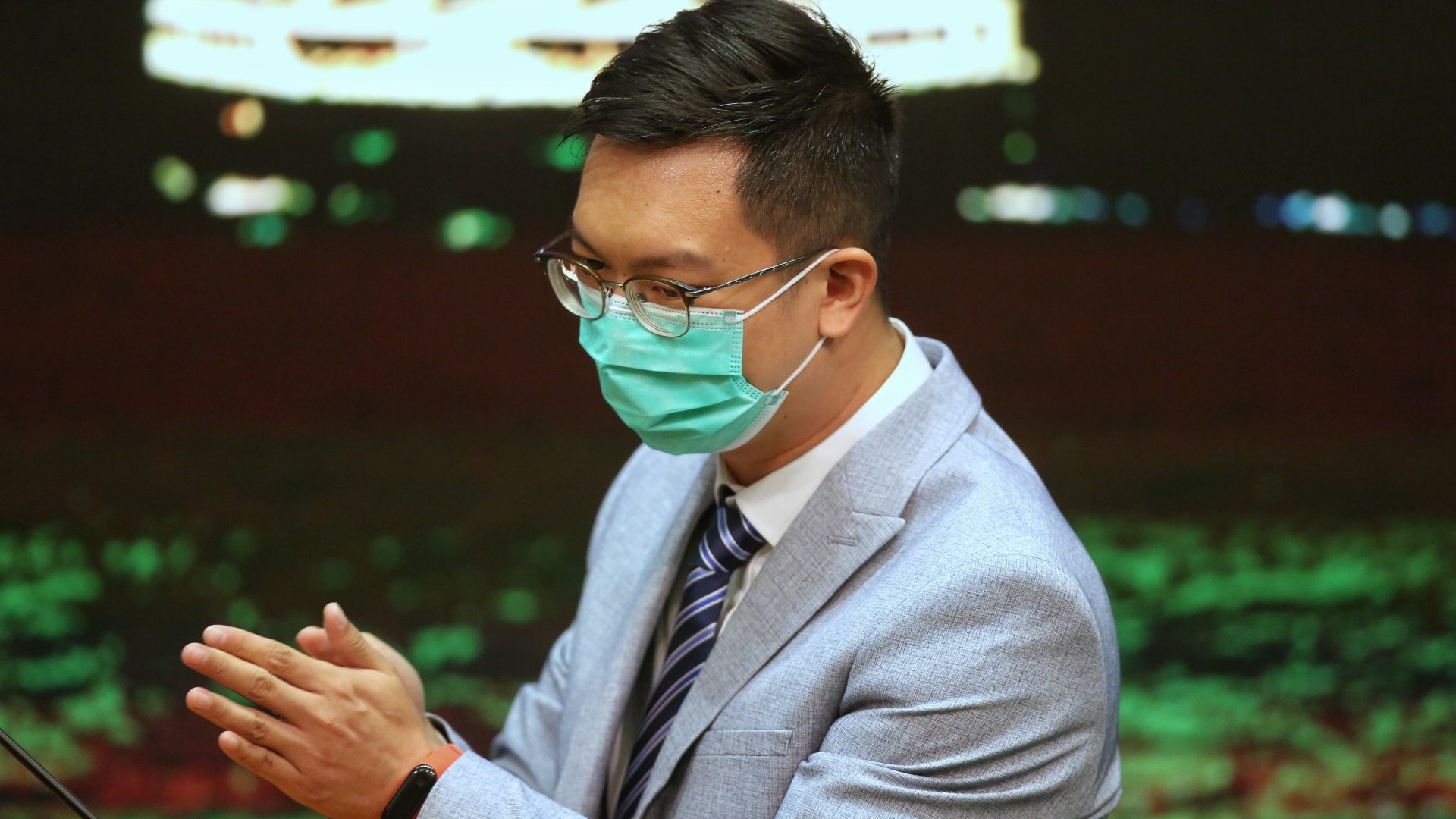 政壇諸事町|何啟明與舊戰友交手 麥美娟:唔熟就問隔離個處長 政壇諸事町|何啟明與舊戰友交手 麥美娟:唔熟就問隔離個處長