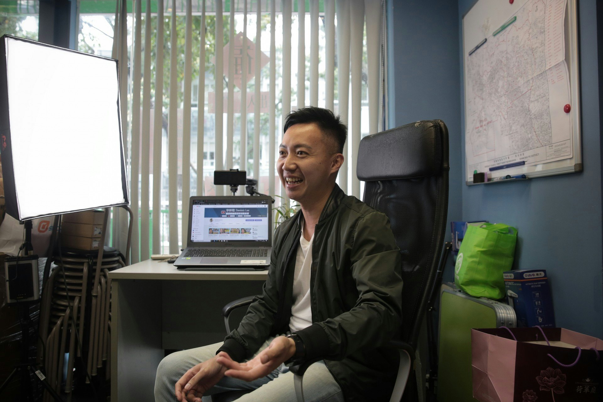 李梓敬說,希望透過「KOL100」計劃起帶頭作用,為建制陣營支持者提供論述基礎,不再流於「維園阿伯式」論政。(李澤彤攝) 李梓敬說,希望透過「KOL100」計劃起帶頭作用,為建制陣營支持者提供論述基礎,不再流於「維園阿伯式」論政。(李澤彤攝)