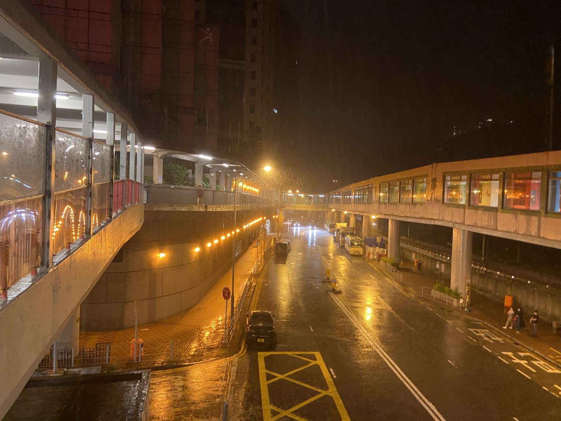 所有暴雨警告取消3年來首個黑雨持續近3小時所有學校上午停課 香港01 天氣
