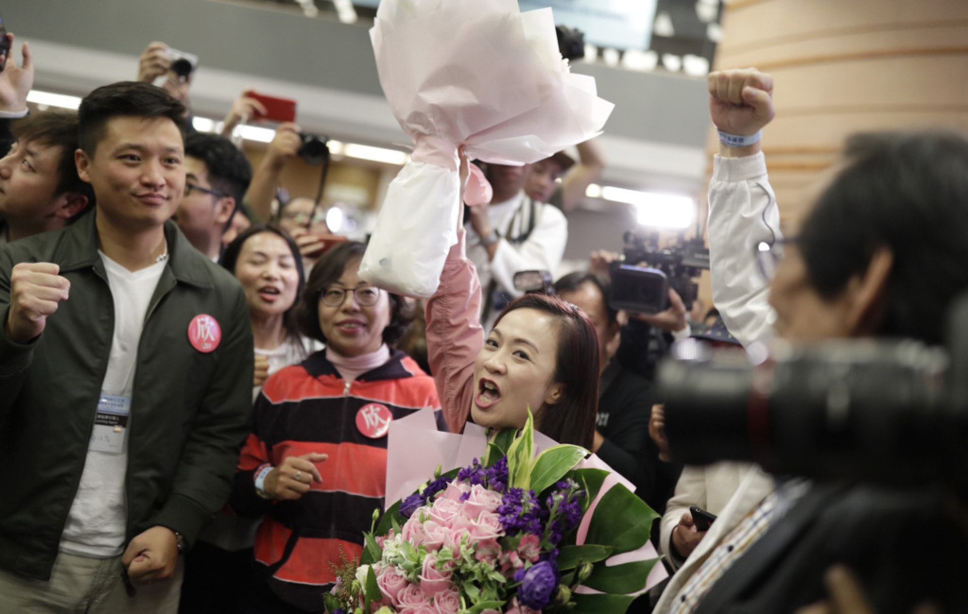 陳凱欣在2018年立法會九龍西補選中以近五成票數當選,劉小麗則在同一選舉因宣誓風波遭選舉主任裁定提名無效,無法入閘。(余俊亮攝) 陳凱欣在2018年立法會九龍西補選中以近五成票數當選,劉小麗則在同一選舉因宣誓風波遭選舉主任裁定提名無效,無法入閘。(余俊亮攝)