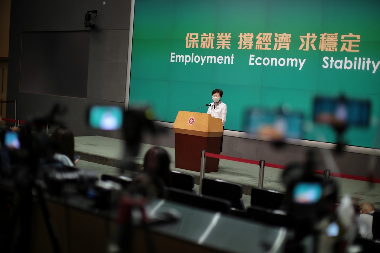 林鄭表示,將研放寬限聚令,食衞局今午將公布最新情況。(李澤彤攝) 林鄭表示,將研放寬限聚令,食衞局今午將公布最新情況。(李澤彤攝)