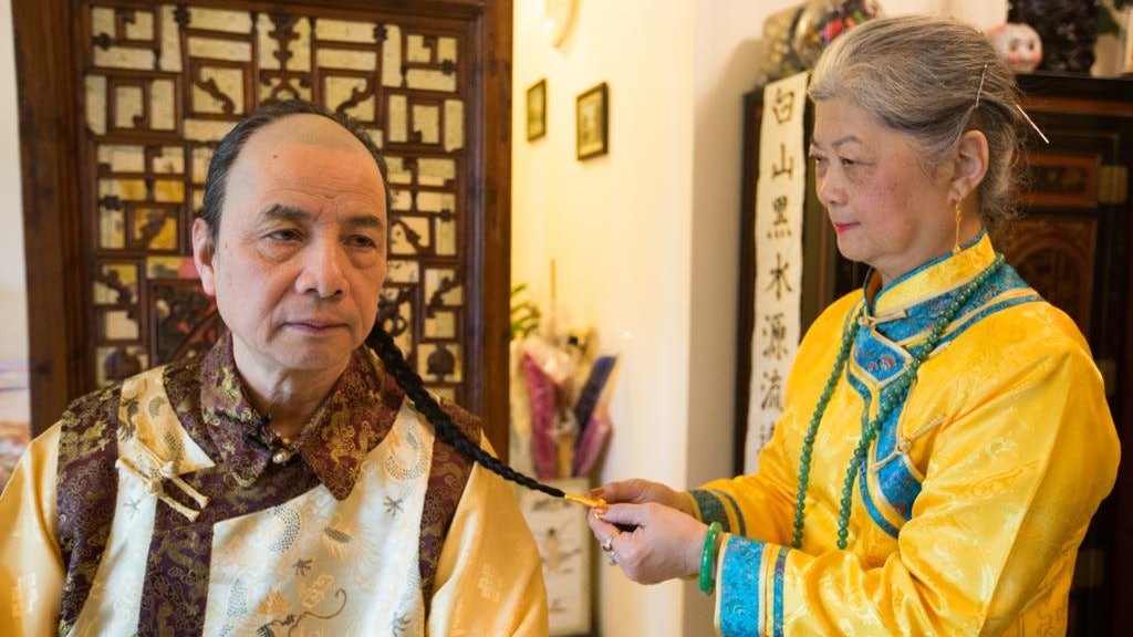 【在港滿族人・下】西關小姐變滿族媳婦:旗褂是懷舊時裝風格 【在港滿族人・下】西關小姐變滿族媳婦:旗褂是懷舊時裝風格
