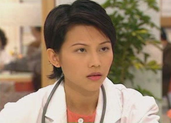 蔡少芬在19年前的《妙手仁心》中，飾演唐姿禮醫生。（網上圖片）