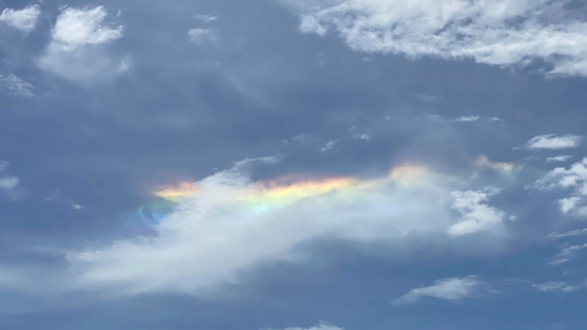 火彩虹 一連兩日高掛香港上空天文台拆解形成關鍵 火彩虹 一連兩日高掛香港上空天文台拆解形成關鍵