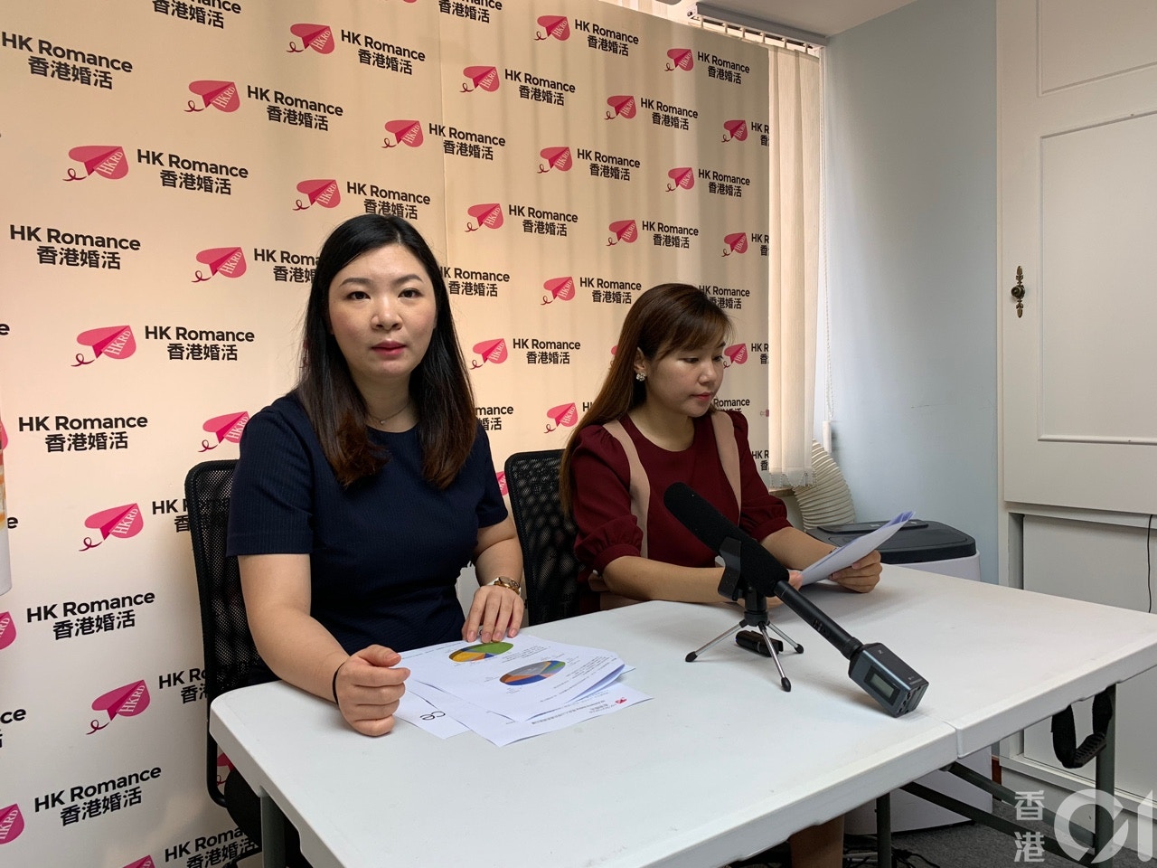 受港版國安法影響，有調查發現，近半受訪者稱希望另一半持外國護照，當中以加拿大籍人士最受歡迎。（張嘉敏攝）
