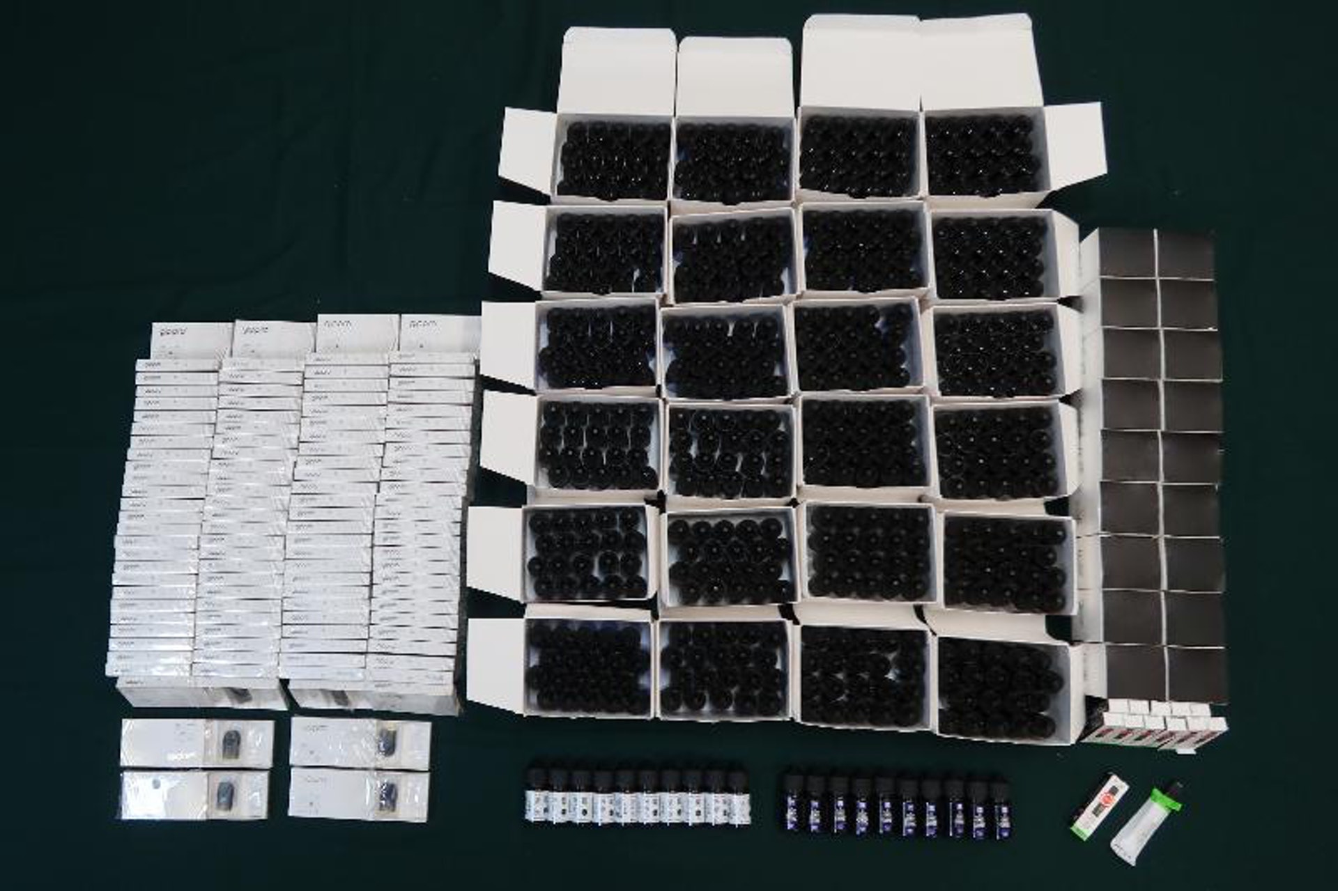 海關檢獲之電子煙產品。(政府新聞處提供) 海關檢獲之電子煙產品。(政府新聞處提供)