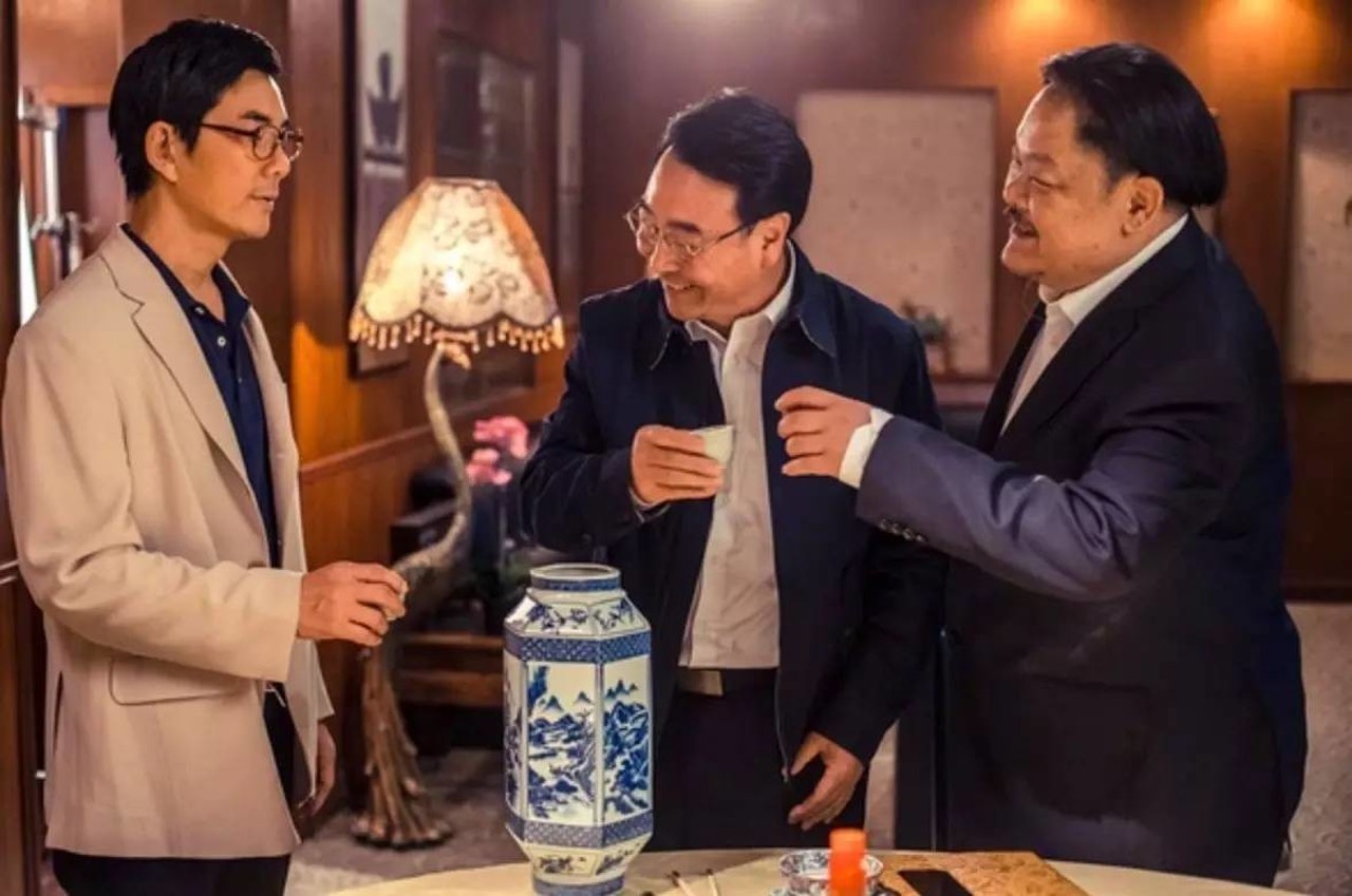 葉國歡以花瓶賄賂科長,但花瓶之意真的只指向禮物? 葉國歡以花瓶賄賂科長,但花瓶之意真的只指向禮物?