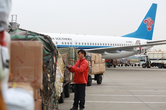 南方航空今早停牌外電傳美國航空將入股