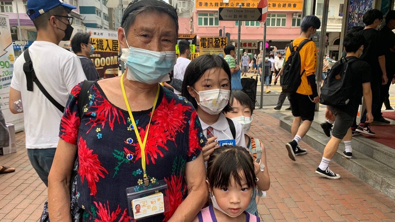新冠肺炎|新爆發收緊限聚令 市民稱自律更重要 有家長促再停課 新冠肺炎|新爆發收緊限聚令 市民稱自律更重要 有家長促再停課