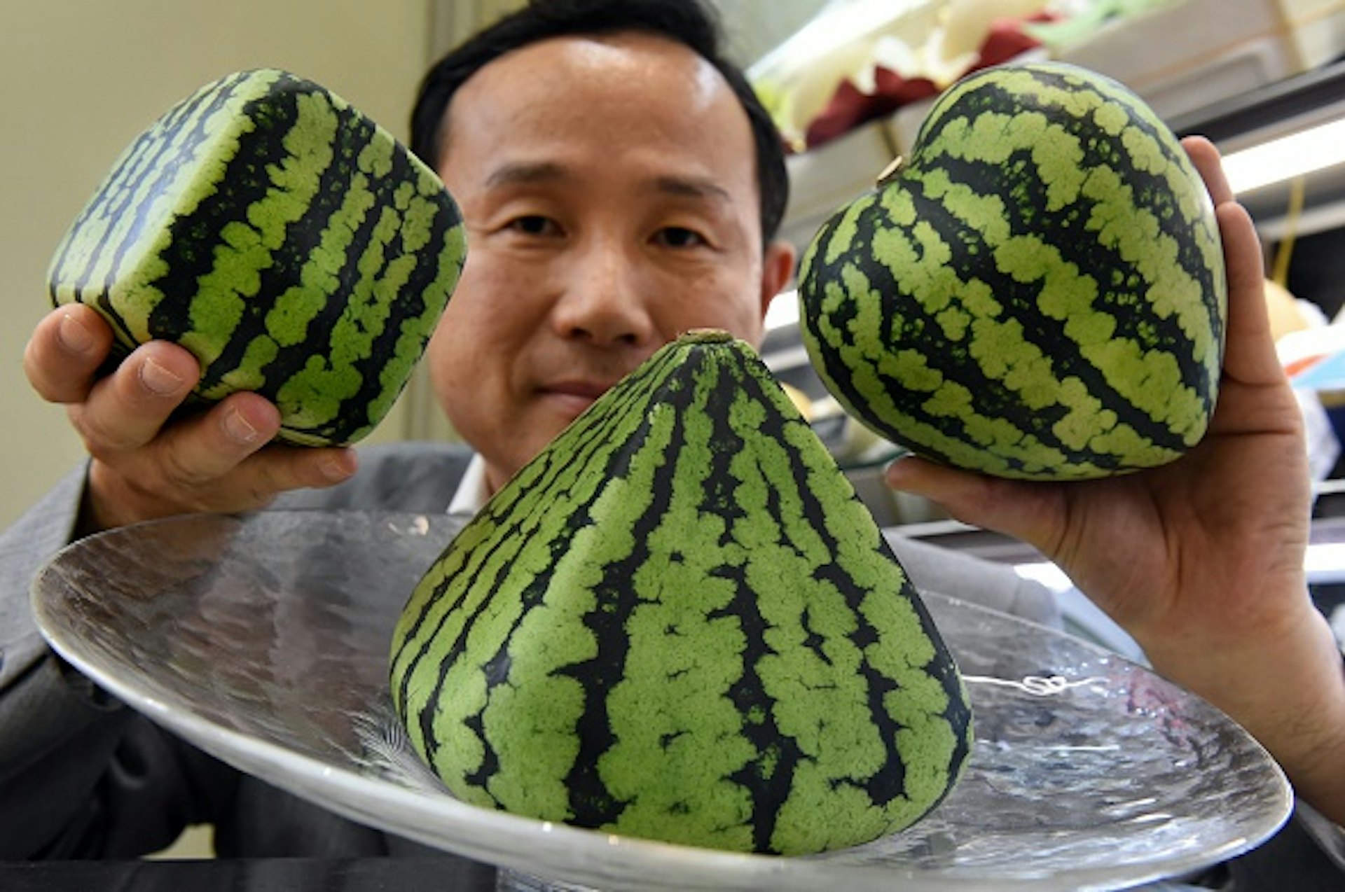 廿萬買蜜瓜仲貴過名牌手袋日本奢侈水果文化是怎樣煉成的? 廿萬買蜜瓜仲貴過名牌手袋日本奢侈水果文化是怎樣煉成的?
