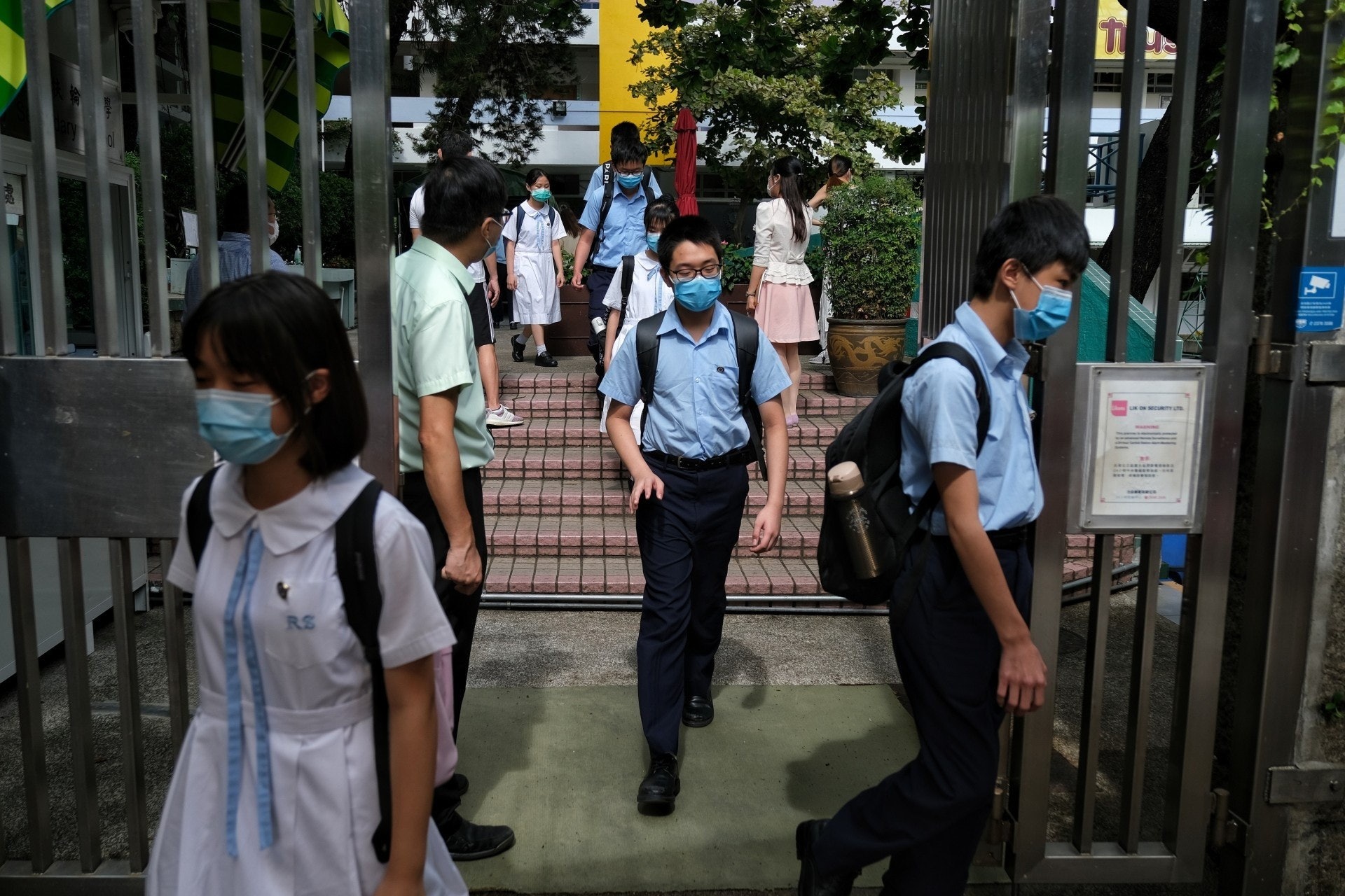 中學文憑試7月22日放榜,特首林鄭月娥宣布學生無須回校,改以網上或電子版的成績通知書得知成績。(資料圖片/梁鵬威攝) 中學文憑試7月22日放榜,特首林鄭月娥宣布學生無須回校,改以網上或電子版的成績通知書得知成績。(資料圖片/梁鵬威攝)