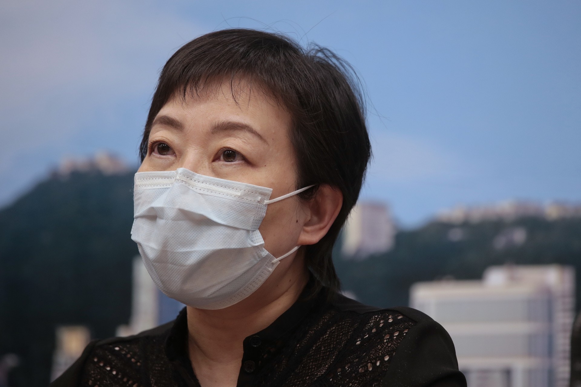 衞生署衞生防護中心傳染病處主任張竹君今日表示，新增73宗確診個案。（李澤彤攝）