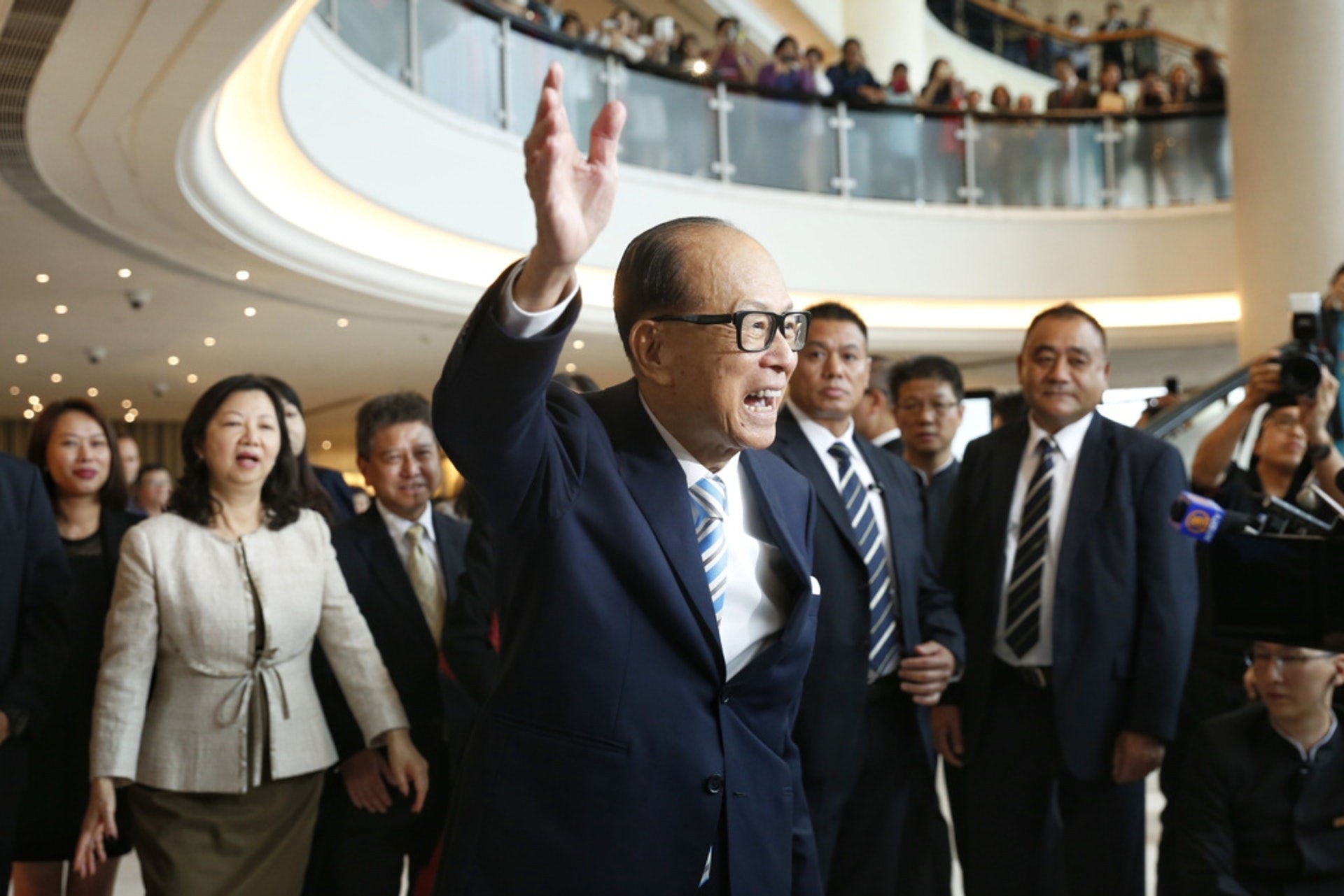 李嘉誠旗下公司甚多,其中十間已獲保就業計劃批出款項。(資料圖片) 李嘉誠旗下公司甚多,其中十間已獲保就業計劃批出款項。(資料圖片)
