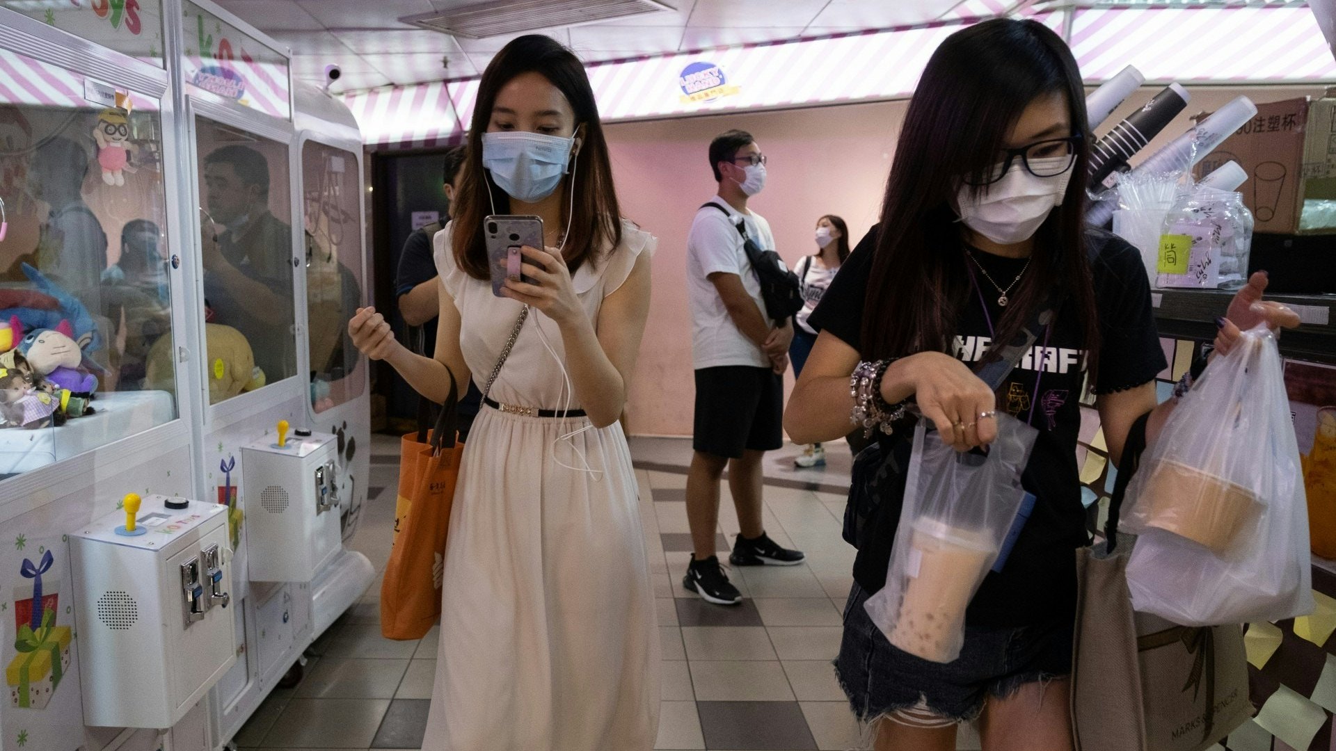 口罩令|周四凌晨起擴至室內公眾地方 簡單講禁煙地方就要戴口罩 口罩令|周四凌晨起擴至室內公眾地方 簡單講禁煙地方就要戴口罩