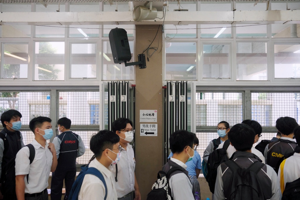 新冠肺炎｜消息：教育局研究9月「分階段」復課上半日堂　