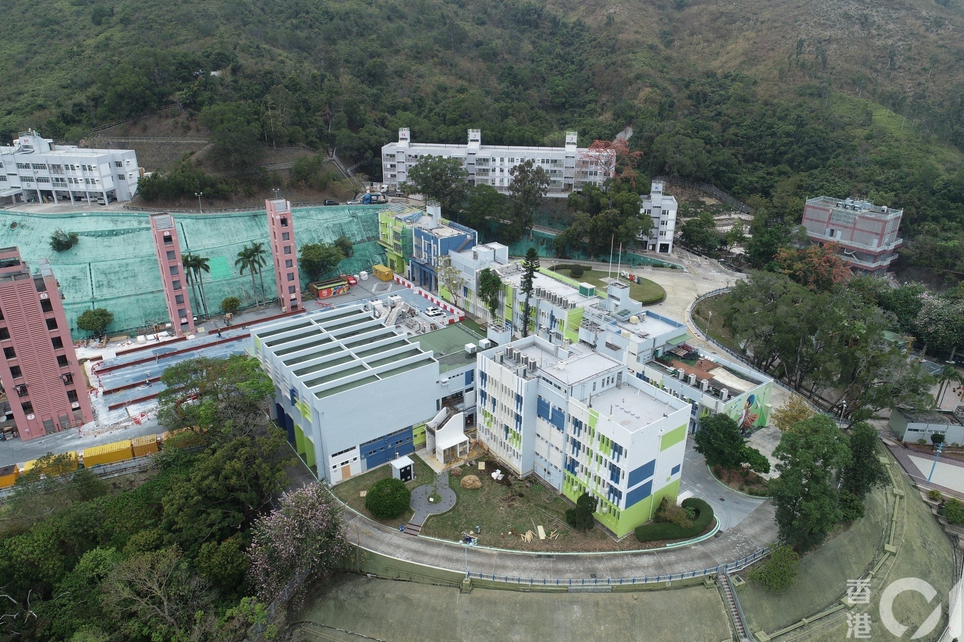 兩名確診消防員曾往八鄉少年警訊永久活動中心的檢疫中心當值。(資料圖片) 兩名確診消防員曾往八鄉少年警訊永久活動中心的檢疫中心當值。(資料圖片)