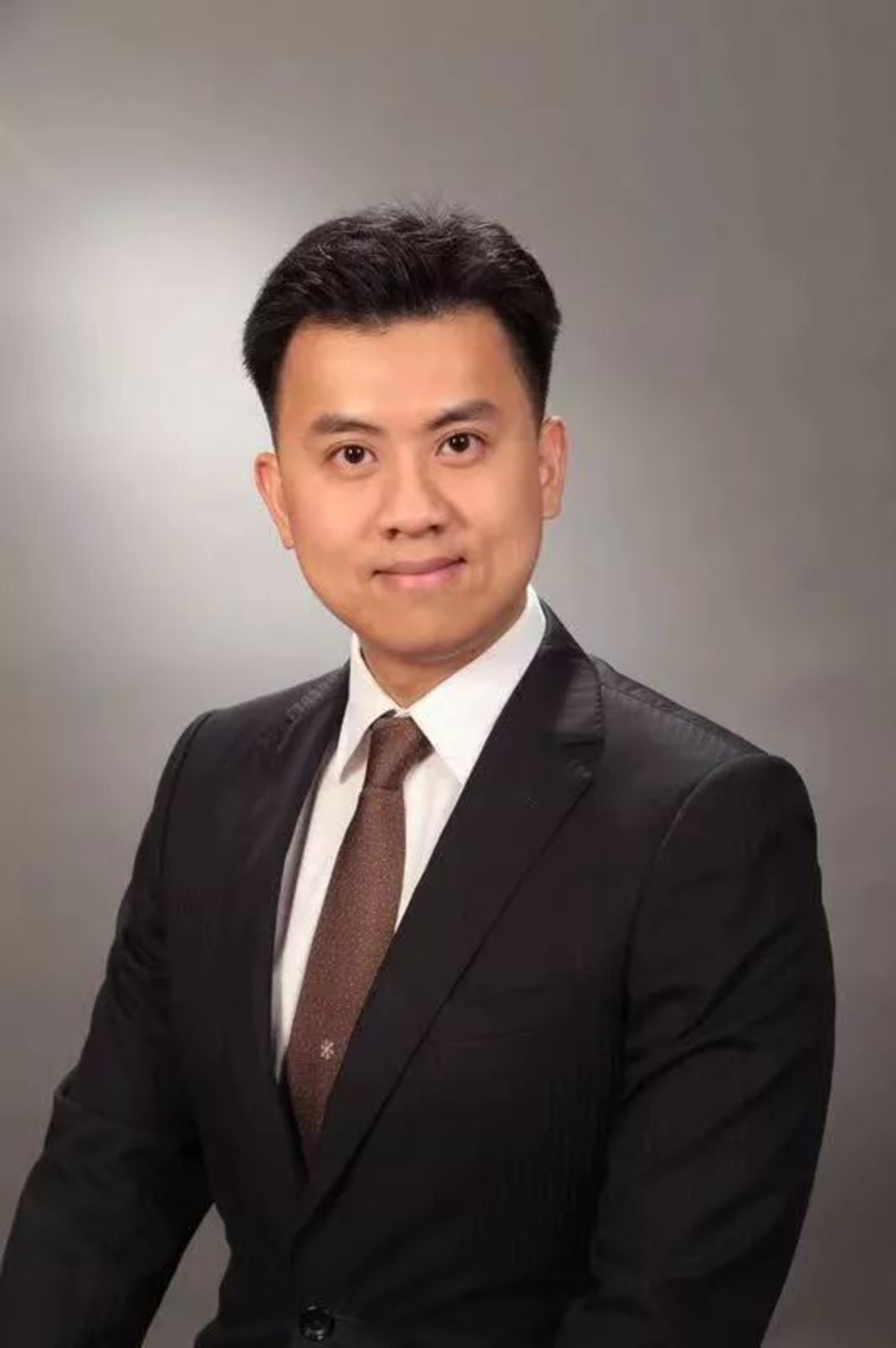 陳曉鋒表示積極考慮出戰法律界。 陳曉鋒表示積極考慮出戰法律界。