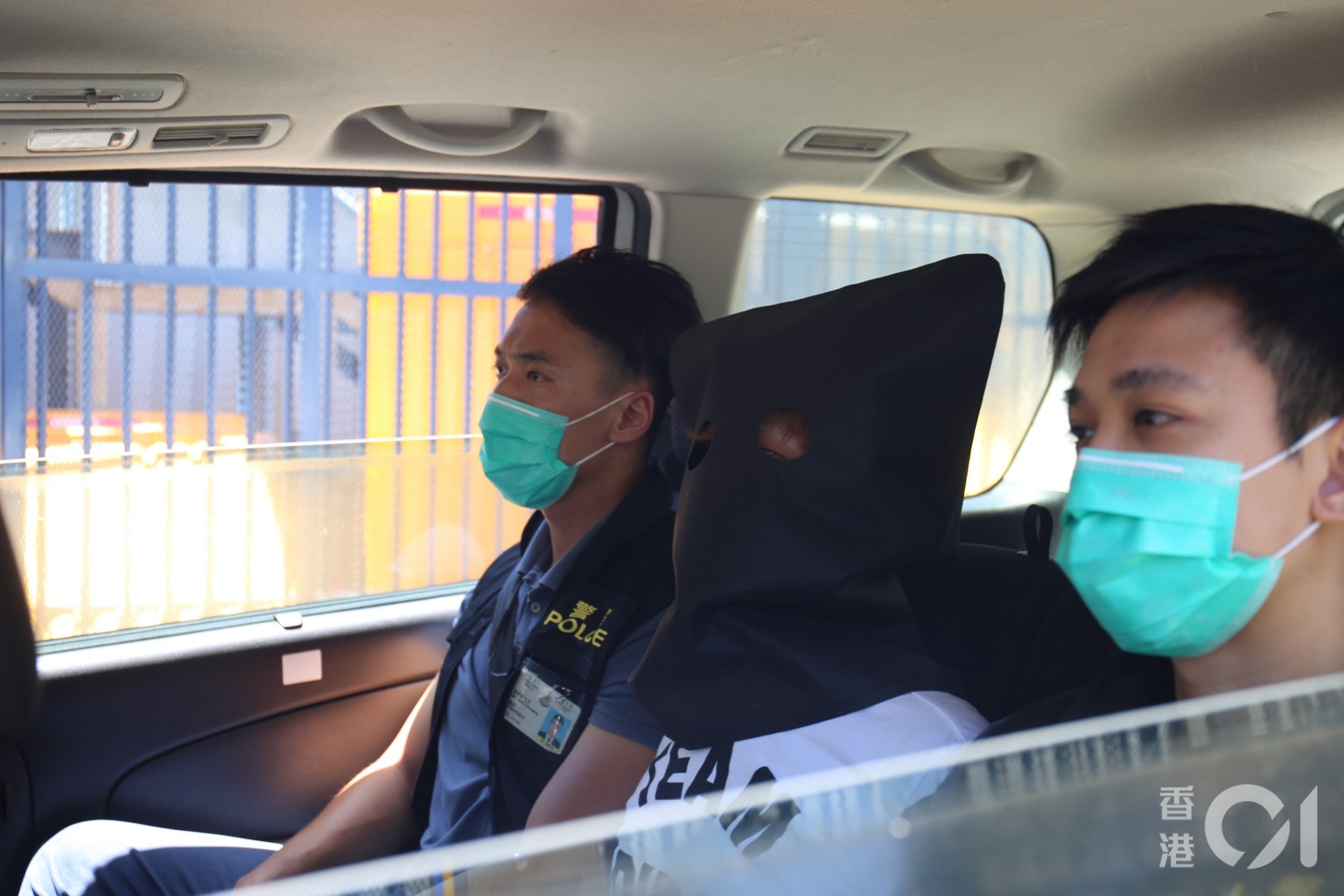 其中1名被捕人為債主,他曾經淋油收數,另外2人則涉寄出恐嚇信,逼使他人還債。(陳蕾蕾攝) 其中1名被捕人為債主,他曾經淋油收數,另外2人則涉寄出恐嚇信,逼使他人還債。(陳蕾蕾攝)