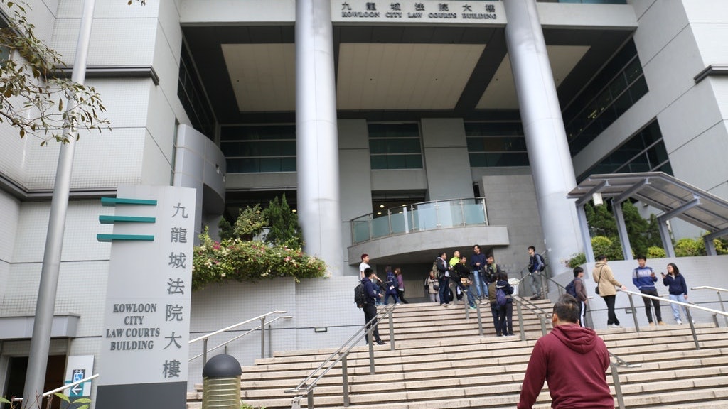 新冠肺炎|九龍城法院兩保安先後確診 明起案件轉西九龍法院處理 新冠肺炎|九龍城法院兩保安先後確診 明起案件轉西九龍法院處理