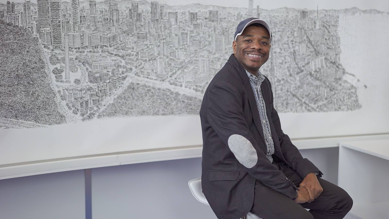 Stehen Wiltshire在墨西哥乘坐直升機觀察城市面貌，之後憑記憶花5天繪畫出墨西哥市全景圖。（Stephen Wiltshire Facebook圖片）