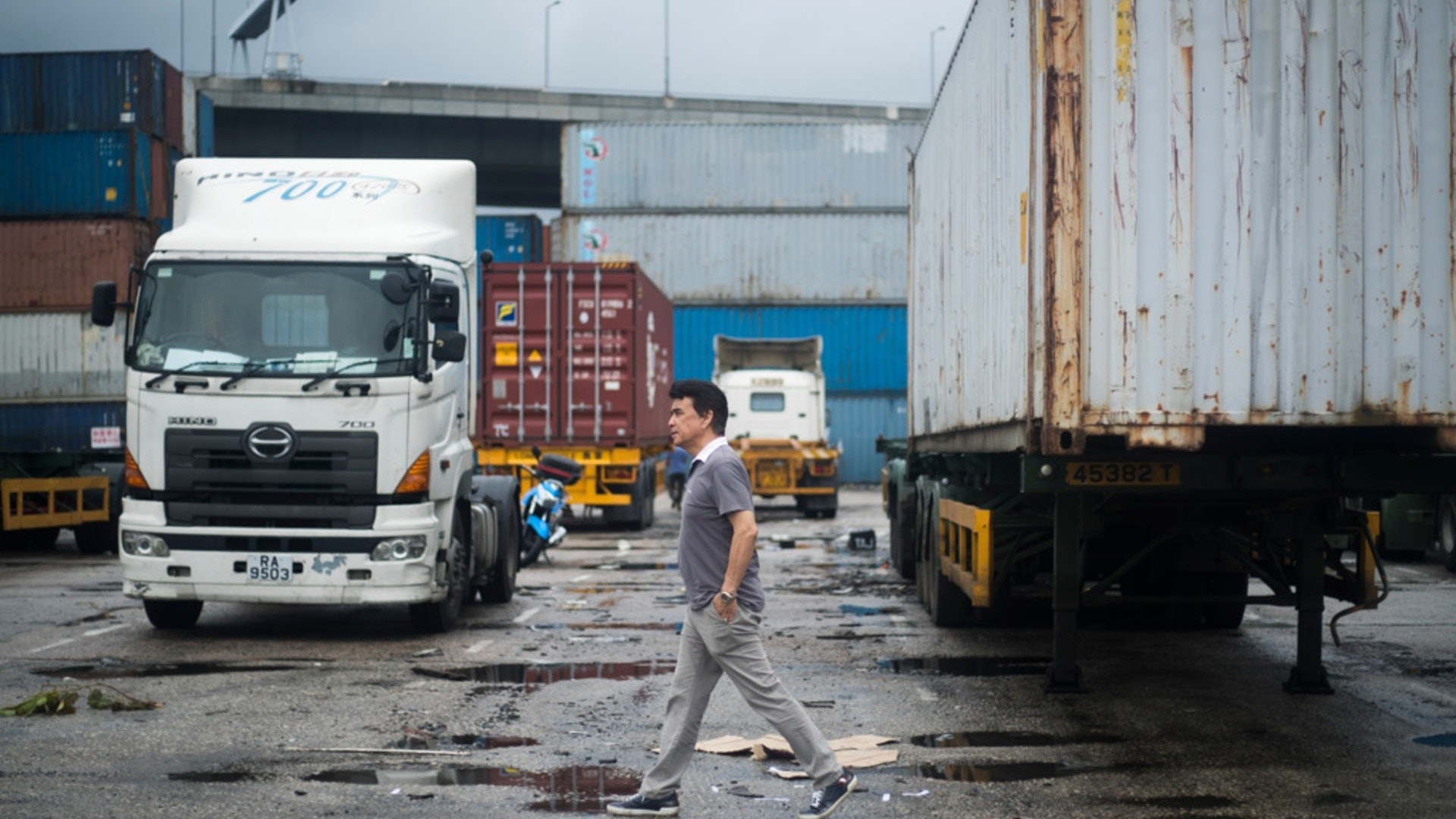 新冠肺炎|內地頻收緊中港貨車入境要求 食品商料短期供應仍穩定 新冠肺炎|內地頻收緊中港貨車入境要求 食品商料短期供應仍穩定