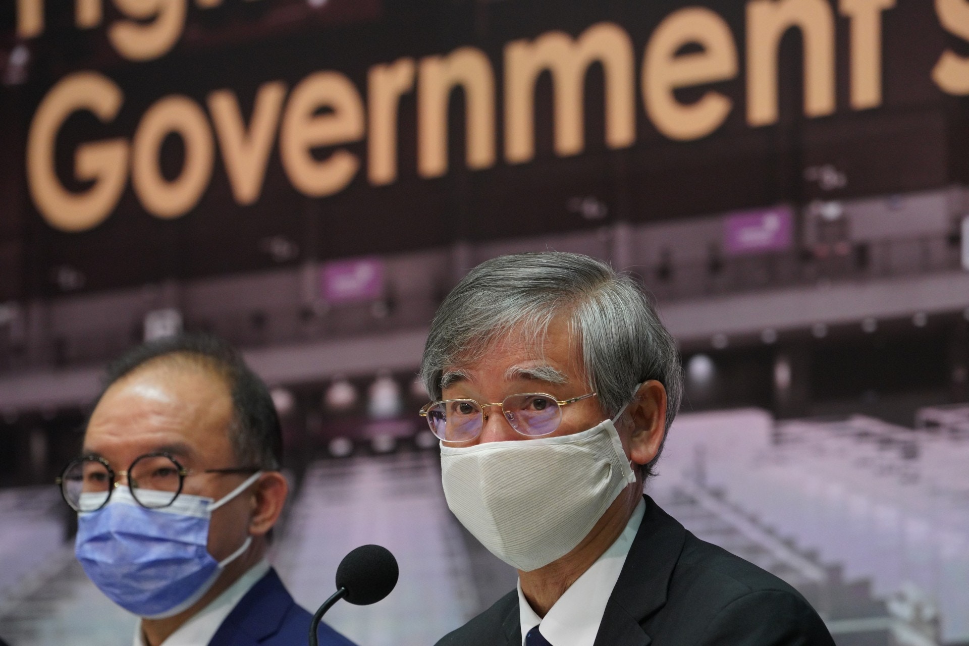 8月7日，勞福局局長羅致光表示，勞工處、食環署和警方今個周末將會在外傭聚集的地點宣傳，呼籲他們遵守限聚令和提醒他們戴口罩。（高仲明攝）
