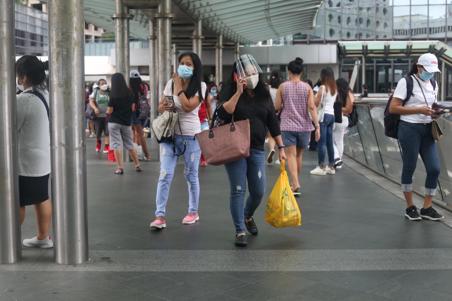 政府晚上（6日）宣布，將會擴大檢測範圍至入住職業介紹所住宿設施的外傭，由檢測承辦商Prenetics Limited提供的一次過免費檢測服務。（資料圖片／張浩維攝）