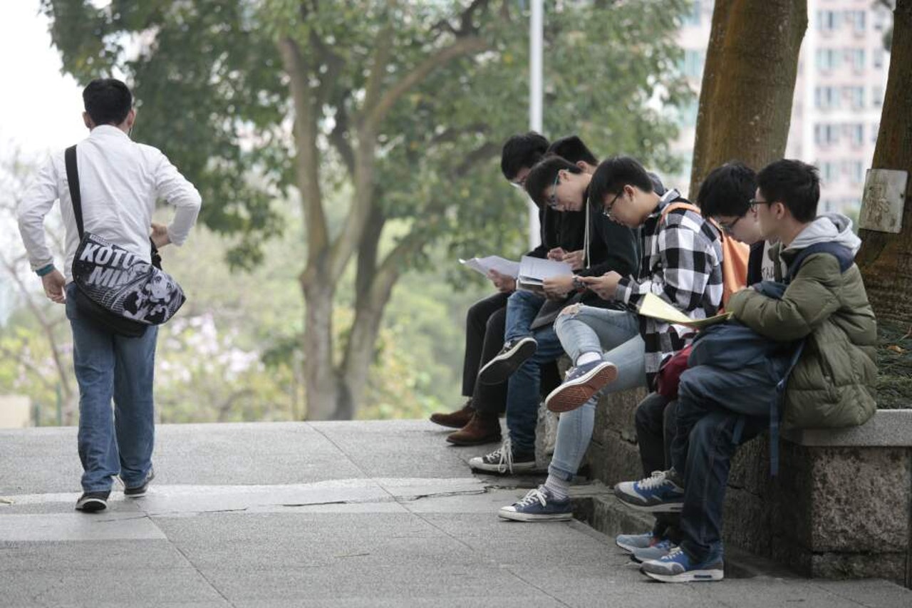 近年青少年面對的壓力越來越大,可是他們的感受和聲音卻往往被忽視。(資料圖片)(相片並非受訪者本人) 近年青少年面對的壓力越來越大,可是他們的感受和聲音卻往往被忽視。(資料圖片)(相片並非受訪者本人)