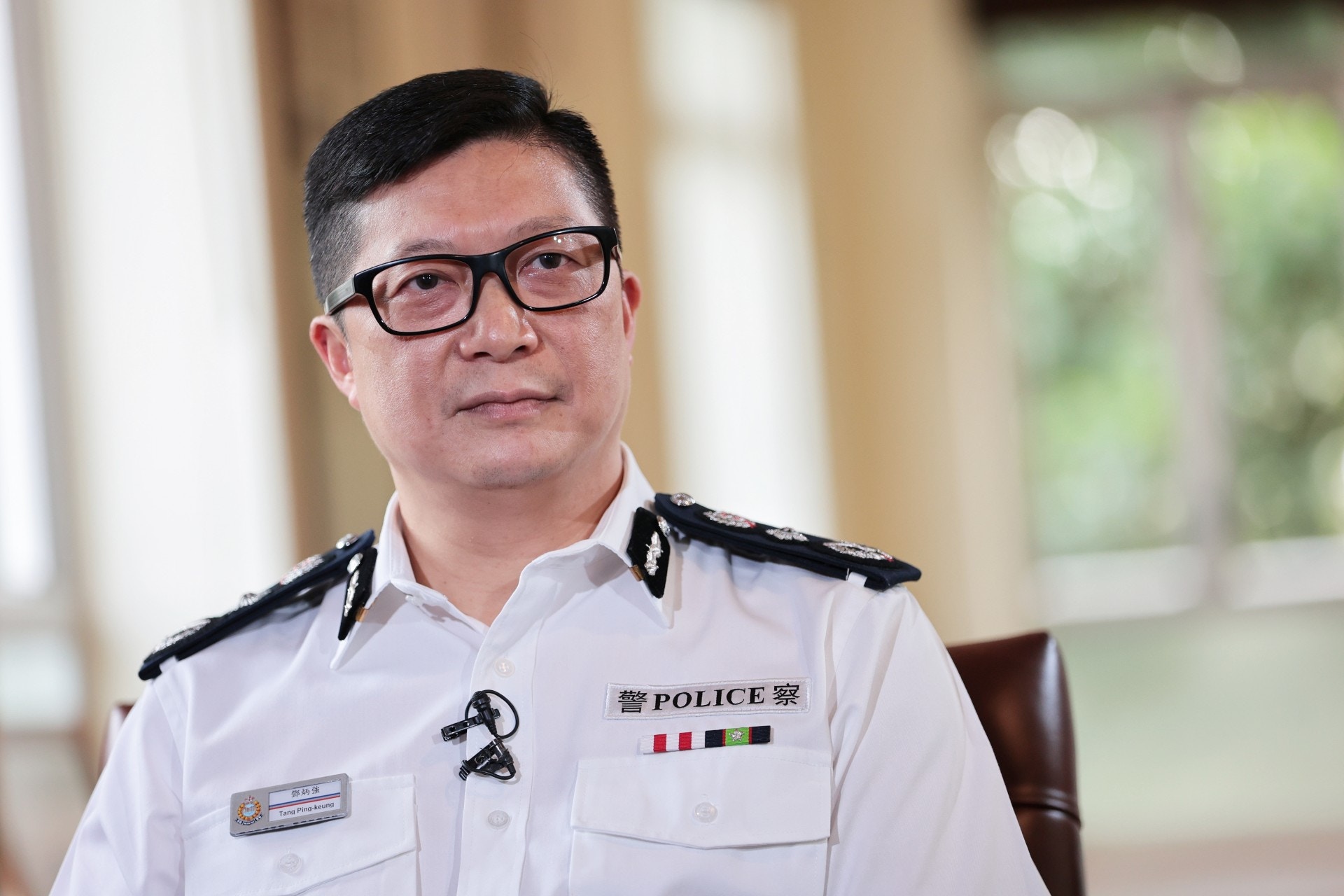 警務處處長鄧炳強接受《香港01》專訪。（李澤彤攝）