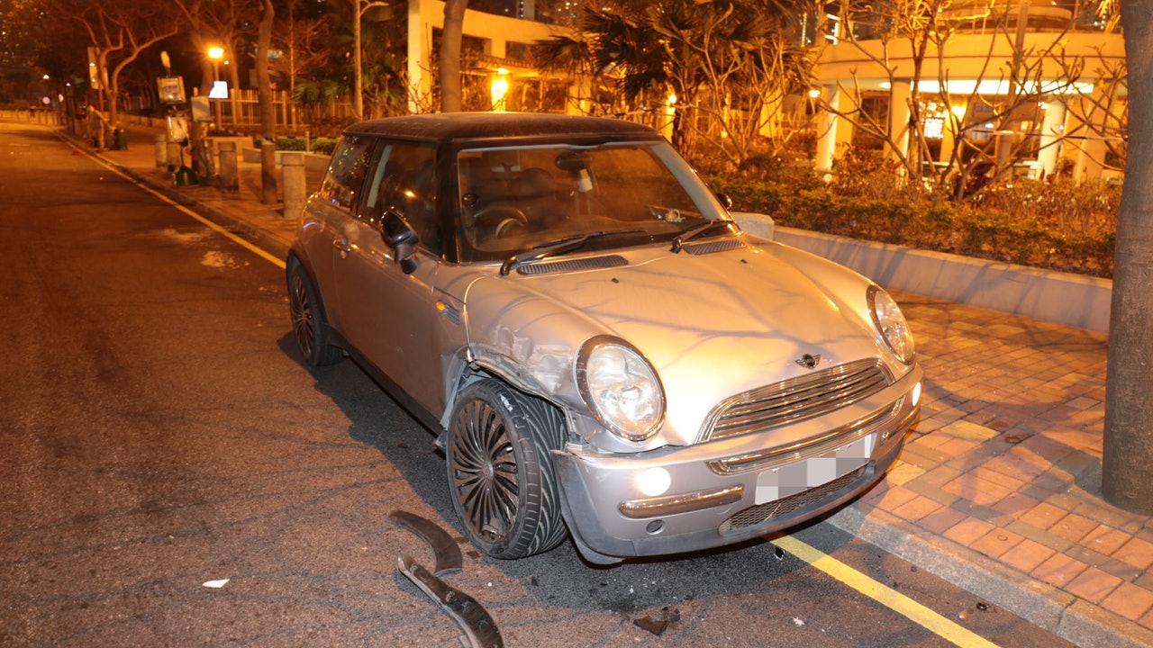 警掟磚截運毒快餐車 檢獲1.25公斤K仔 警掟磚截運毒快餐車 檢獲1.25公斤K仔