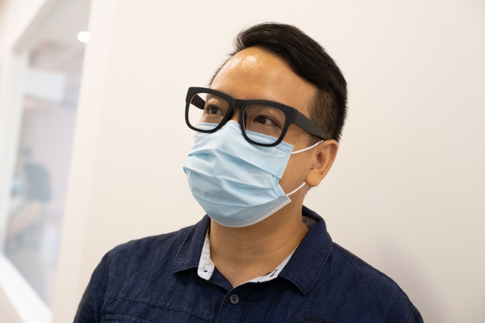 漢師德萃學校校長馮鑑邦說,小學部一班有戲劇經驗的老師,合作設計德育互動劇場,讓學生自選結局,從中學習如何待人接物。(盧翊銘攝) 漢師德萃學校校長馮鑑邦說,小學部一班有戲劇經驗的老師,合作設計德育互動劇場,讓學生自選結局,從中學習如何待人接物。(盧翊銘攝)
