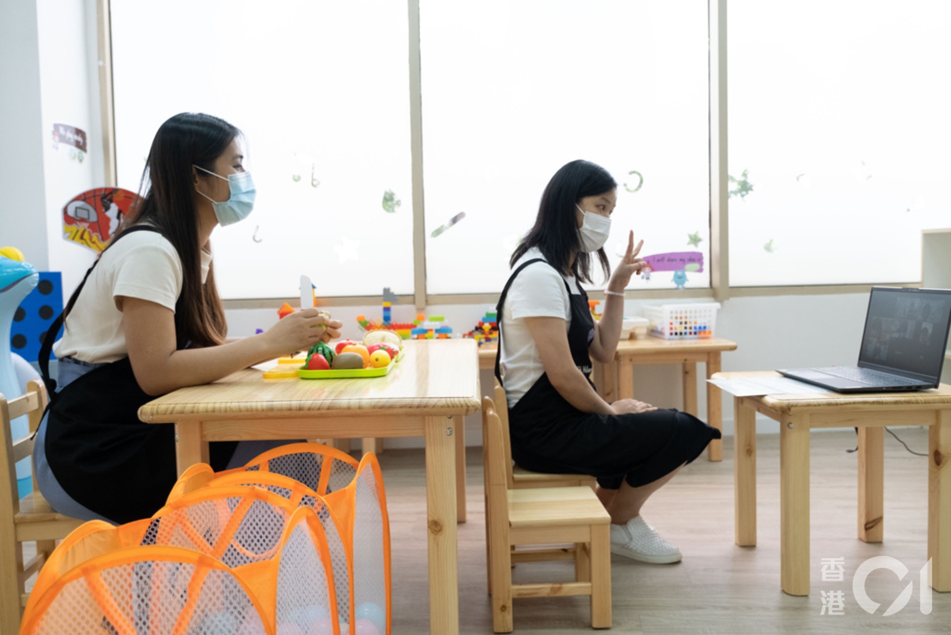 德萃幼稚園周五是德育課、生日會、服裝派對或口語訓練等。(盧翊銘攝) 德萃幼稚園周五是德育課、生日會、服裝派對或口語訓練等。(盧翊銘攝)