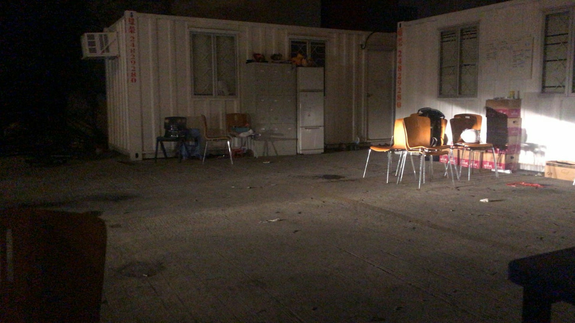 工會指新接手公司已放置兩個貨櫃箱,供工人作休息。(業內人士提供) 工會指新接手公司已放置兩個貨櫃箱,供工人作休息。(業內人士提供)