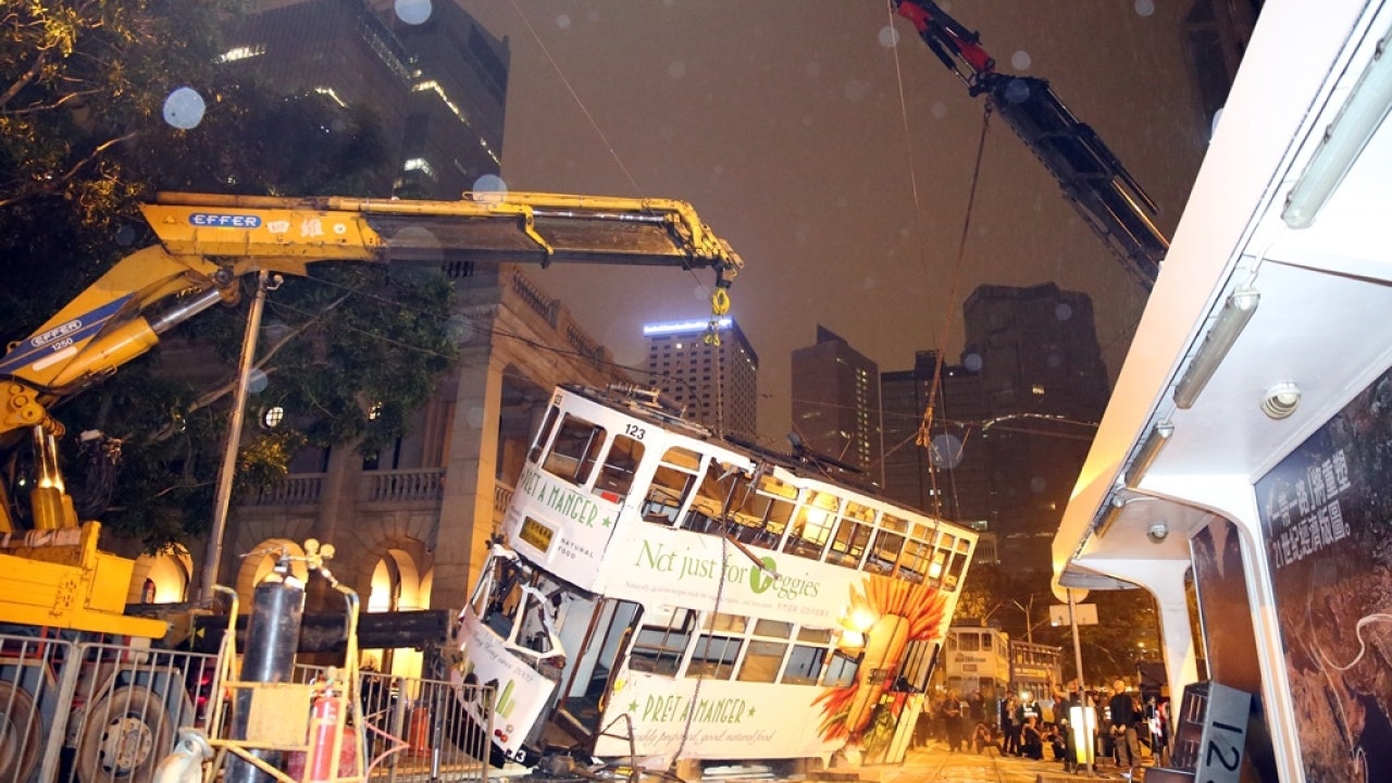【電車翻側】設車速監察 疑逼車長開快車 電車公司:將暫停計劃 【電車翻側】設車速監察 疑逼車長開快車 電車公司:將暫停計劃