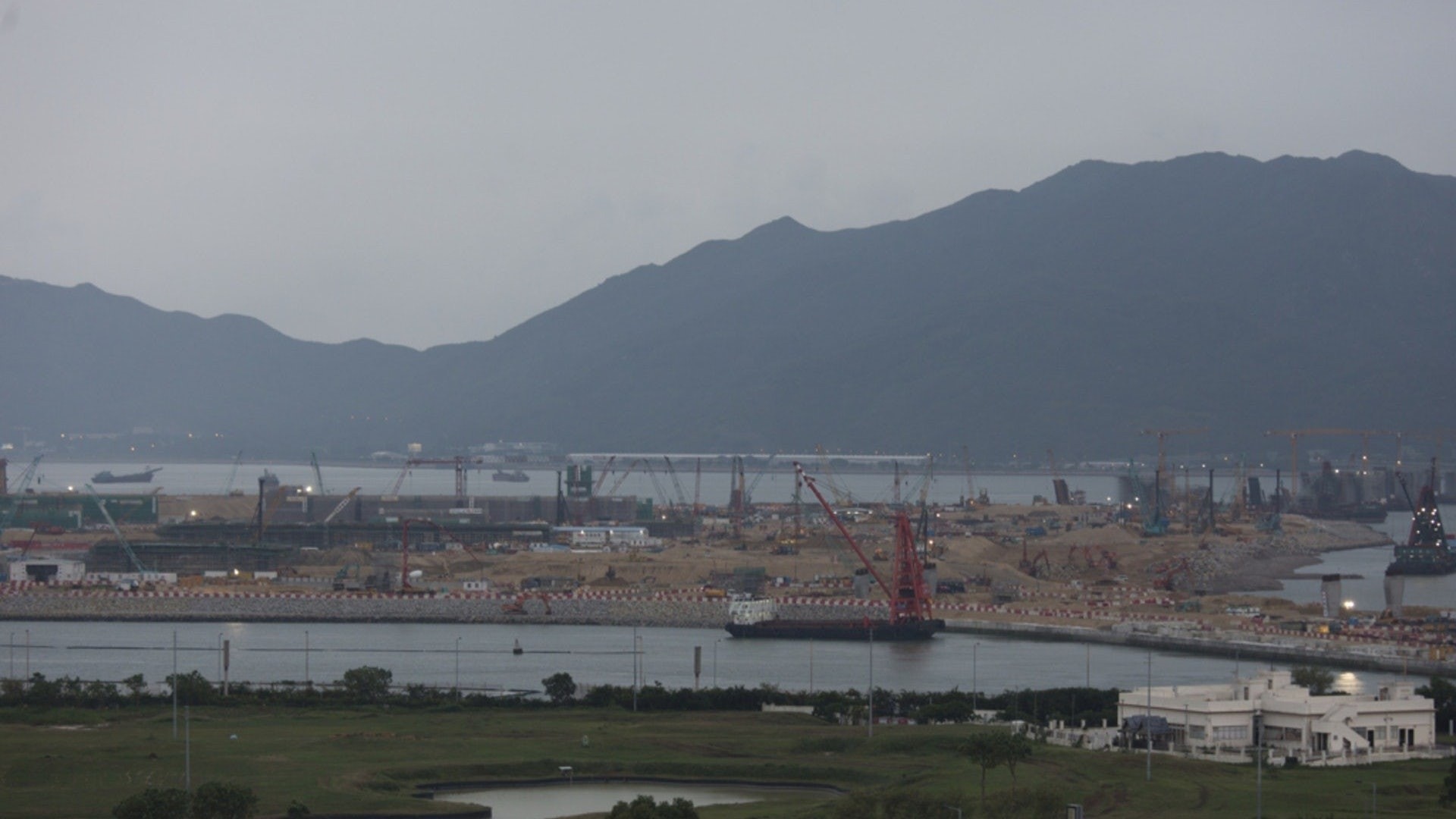 新冠肺炎｜機管局：三跑外判保安員確診　索具工被列緊密接觸者