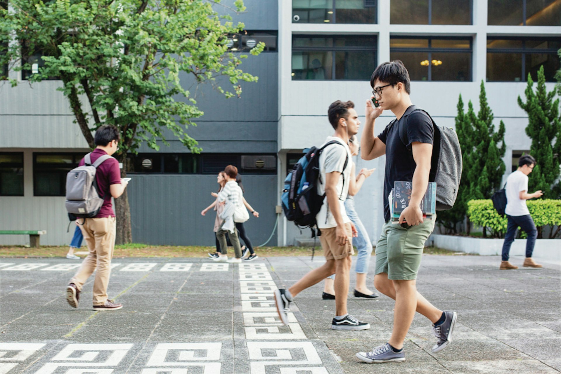 城大聯同四所本港大學連續三年追蹤訪問近三百位大學生,發現整體幸福感水平及生活滿意度均顯著下降。(資料圖片) 城大聯同四所本港大學連續三年追蹤訪問近三百位大學生,發現整體幸福感水平及生活滿意度均顯著下降。(資料圖片)