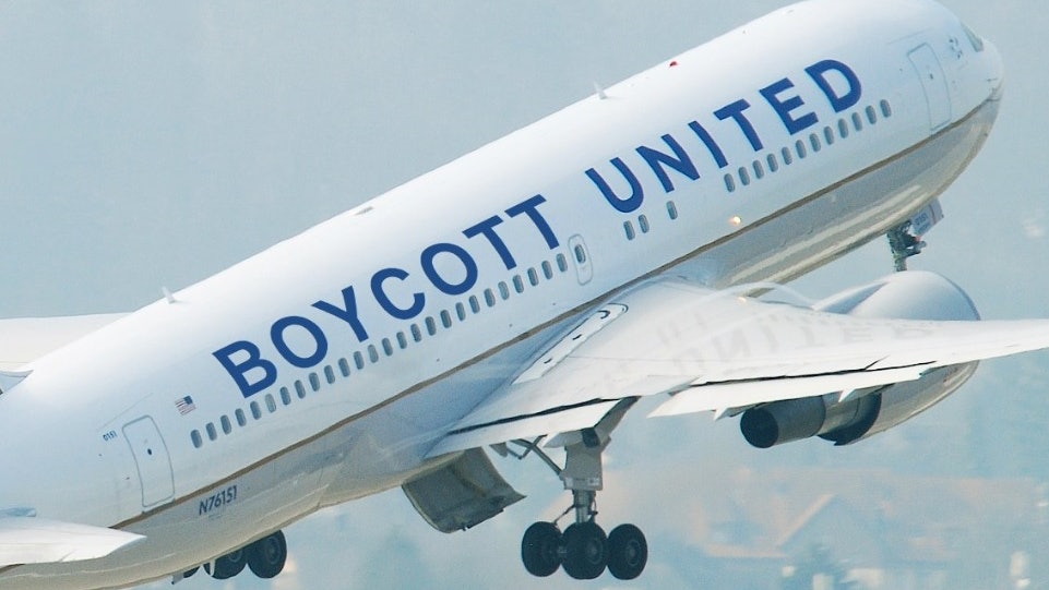 【聯合航空事件】CEO撐員工無做錯 公關災難持續 網民洶湧聲討 【聯合航空事件】CEO撐員工無做錯 公關災難持續 網民洶湧聲討