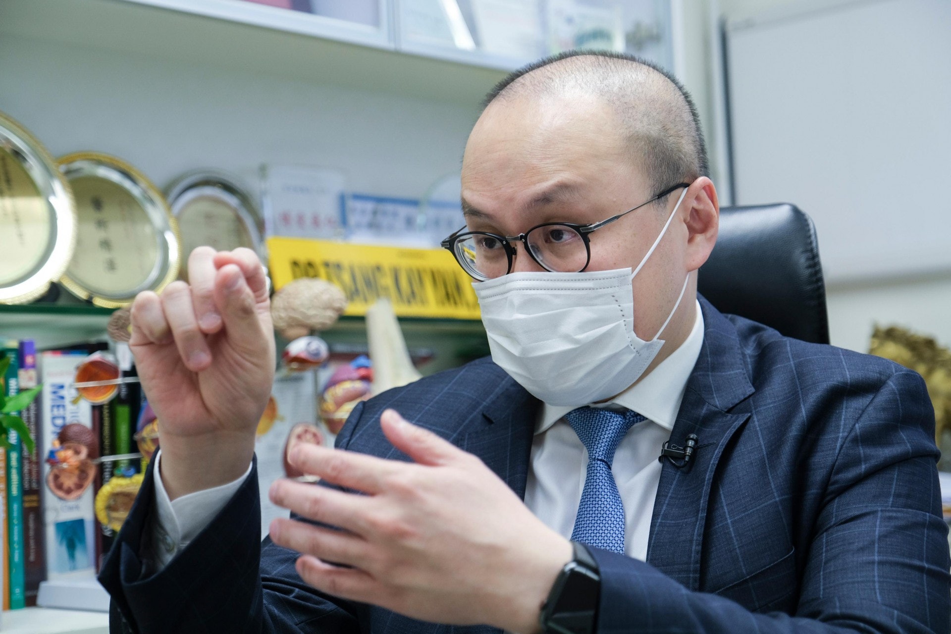 醫學會傳染病顧問委員會聯席主席曾祈殷認為,市民要小心母親節及父親節聚會有機會觸發第五波疫情(資料圖片/羅君豪攝) 醫學會傳染病顧問委員會聯席主席曾祈殷認為,市民要小心母親節及父親節聚會有機會觸發第五波疫情(資料圖片/羅君豪攝)