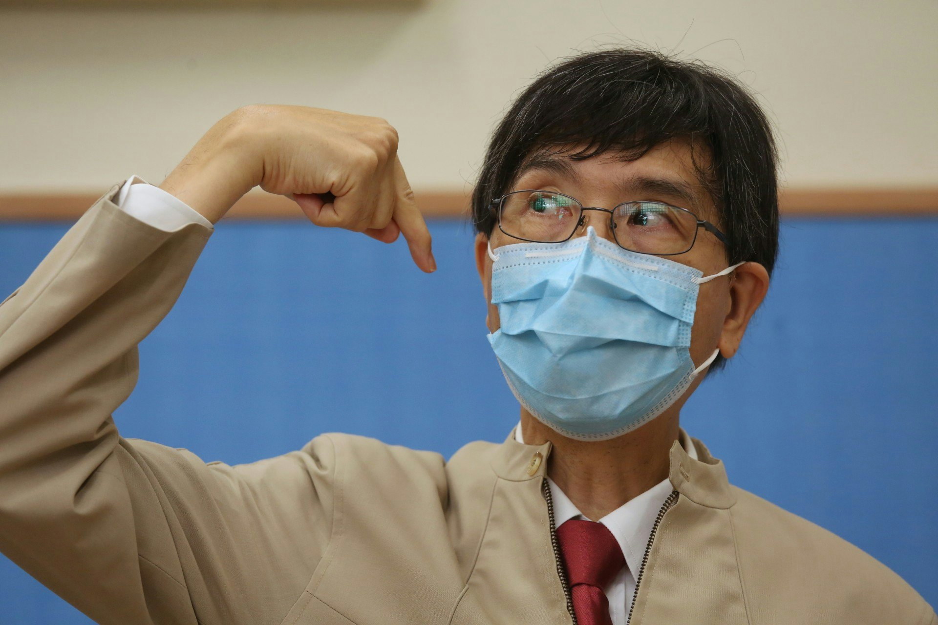 政府抗疫專家、香港大學微生物學系講座教授袁國勇。(張浩維攝) 政府抗疫專家、香港大學微生物學系講座教授袁國勇。(張浩維攝)