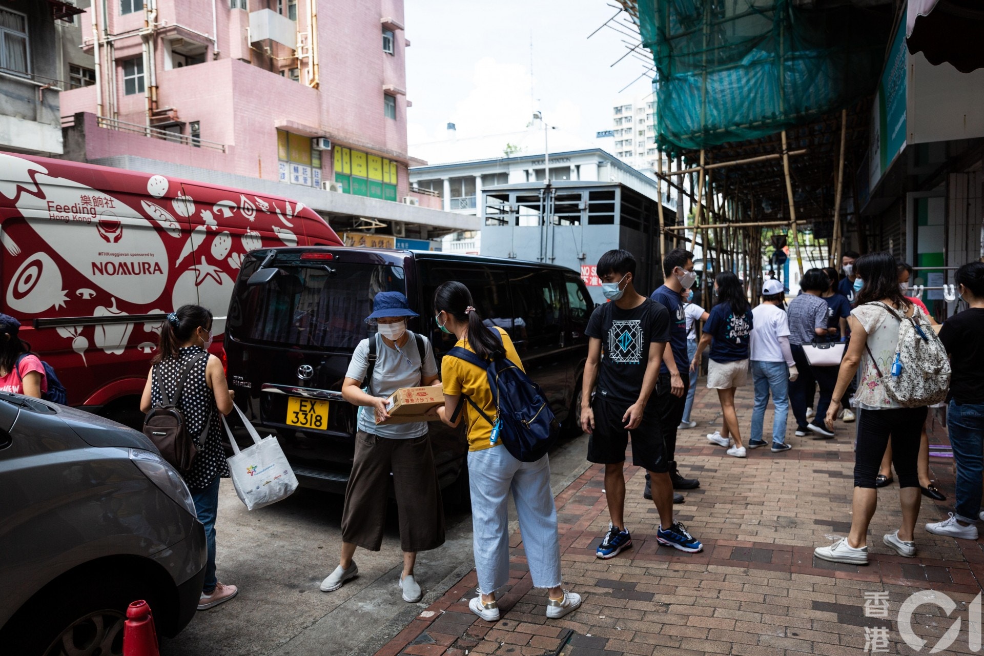 食物援助 7人隊疫下未停工為近千家庭撲食物 有長者敲門要飯